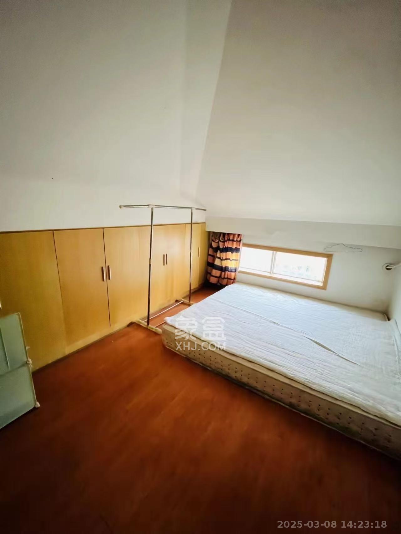 麓谷锦和园 4室2厅2卫 2600.0元/月 麓谷锦和园 4室2厅2卫 2600.0元/月室内图