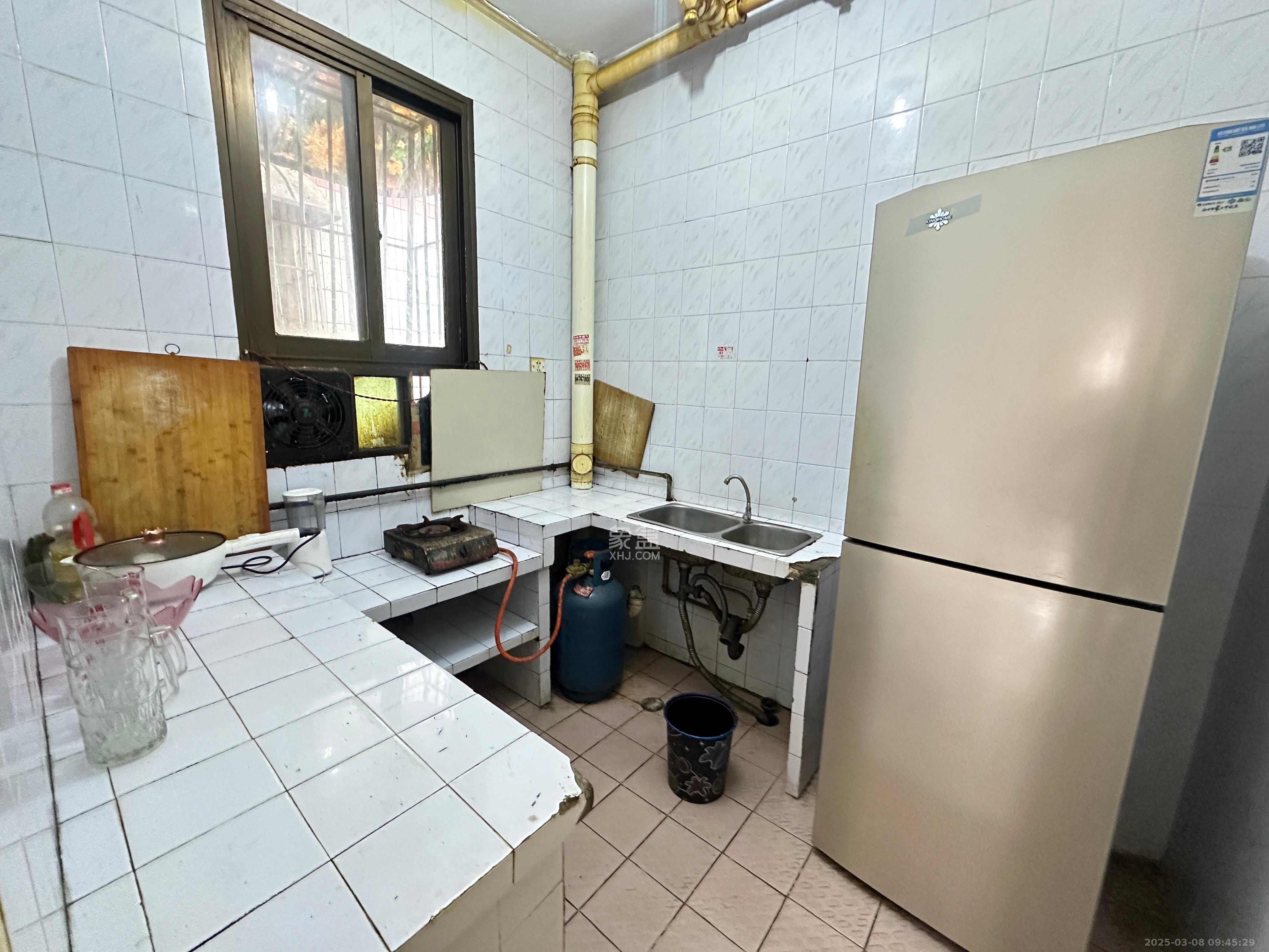 长沙农商行双塘宿舍  4室2厅1卫    2000.0元/月 长沙农商行双塘宿舍  4室2厅1卫    2000.0元/月室内图