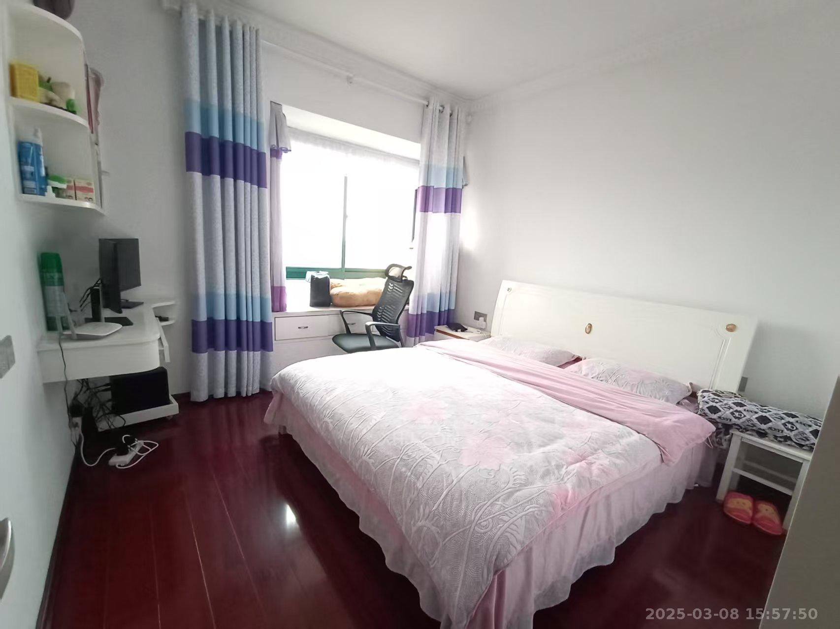 经世皇城 3室2厅2卫 2200.0元/月 经世皇城 3室2厅2卫 2200.0元/月室内图