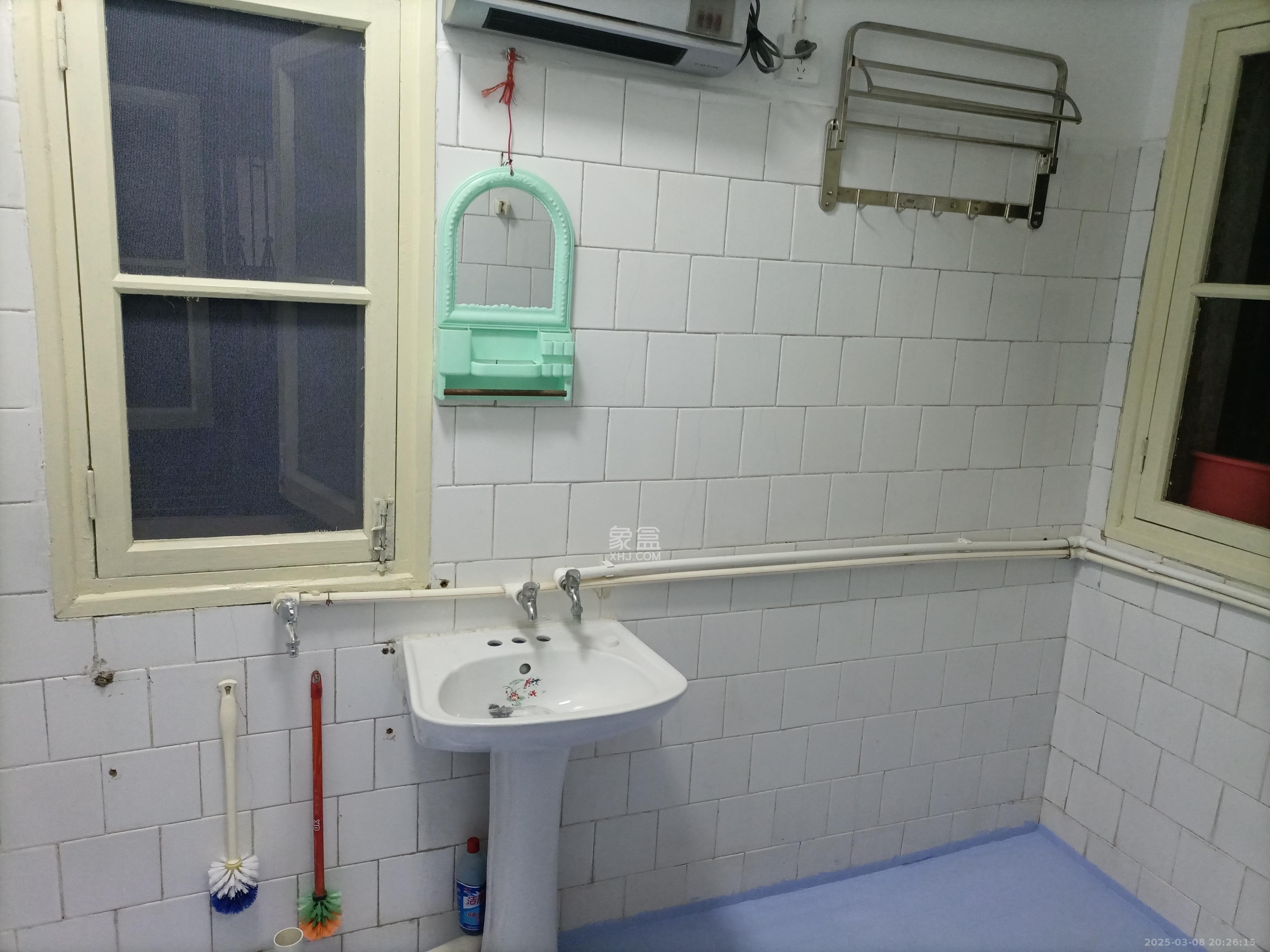 天心区教师村宿舍 3室2厅1卫 1900.0元/月 天心区教师村宿舍 3室2厅1卫 1900.0元/月室内图