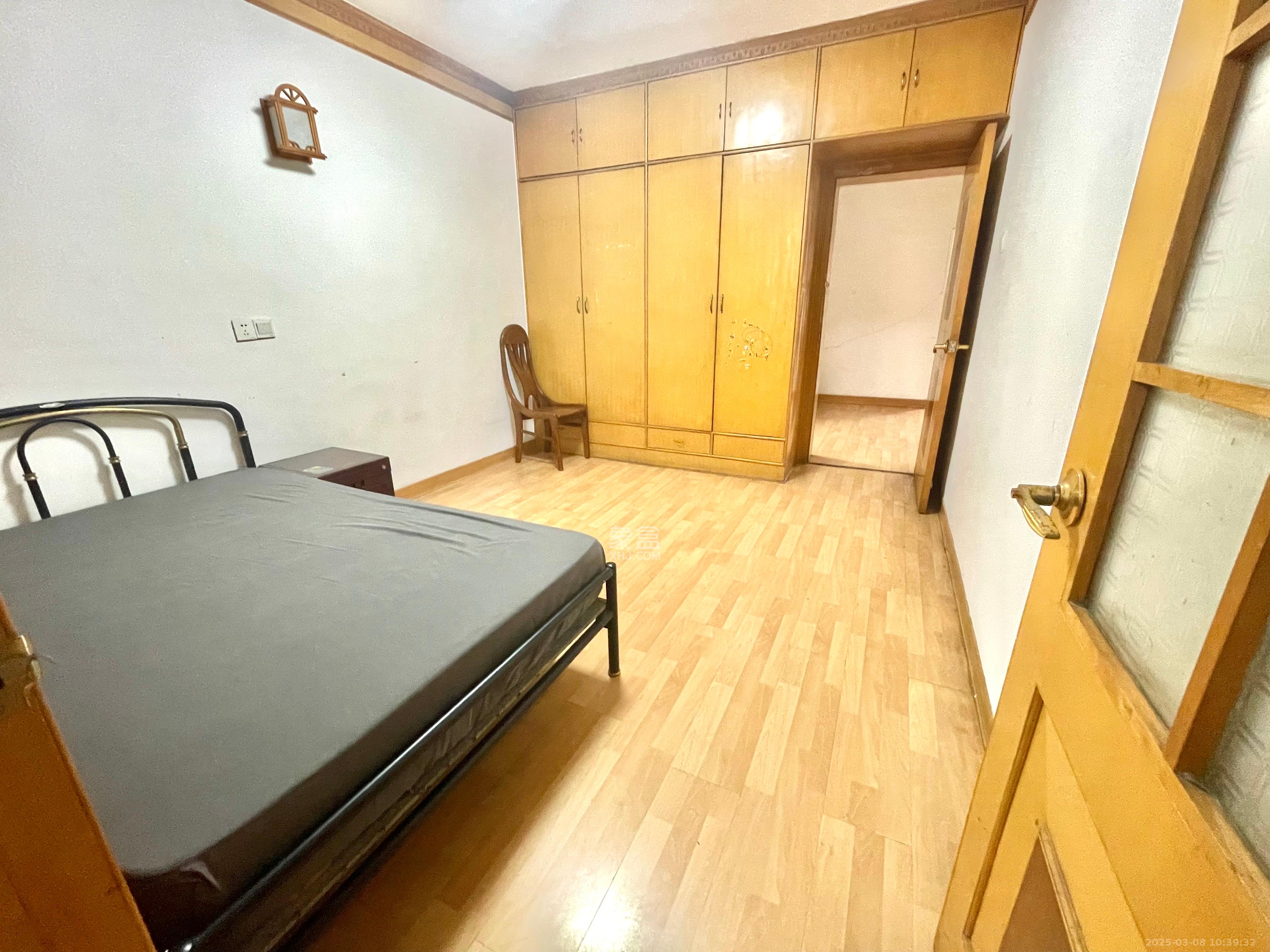 公路局宿舍  4室2厅1卫   2200.00元/月室内图