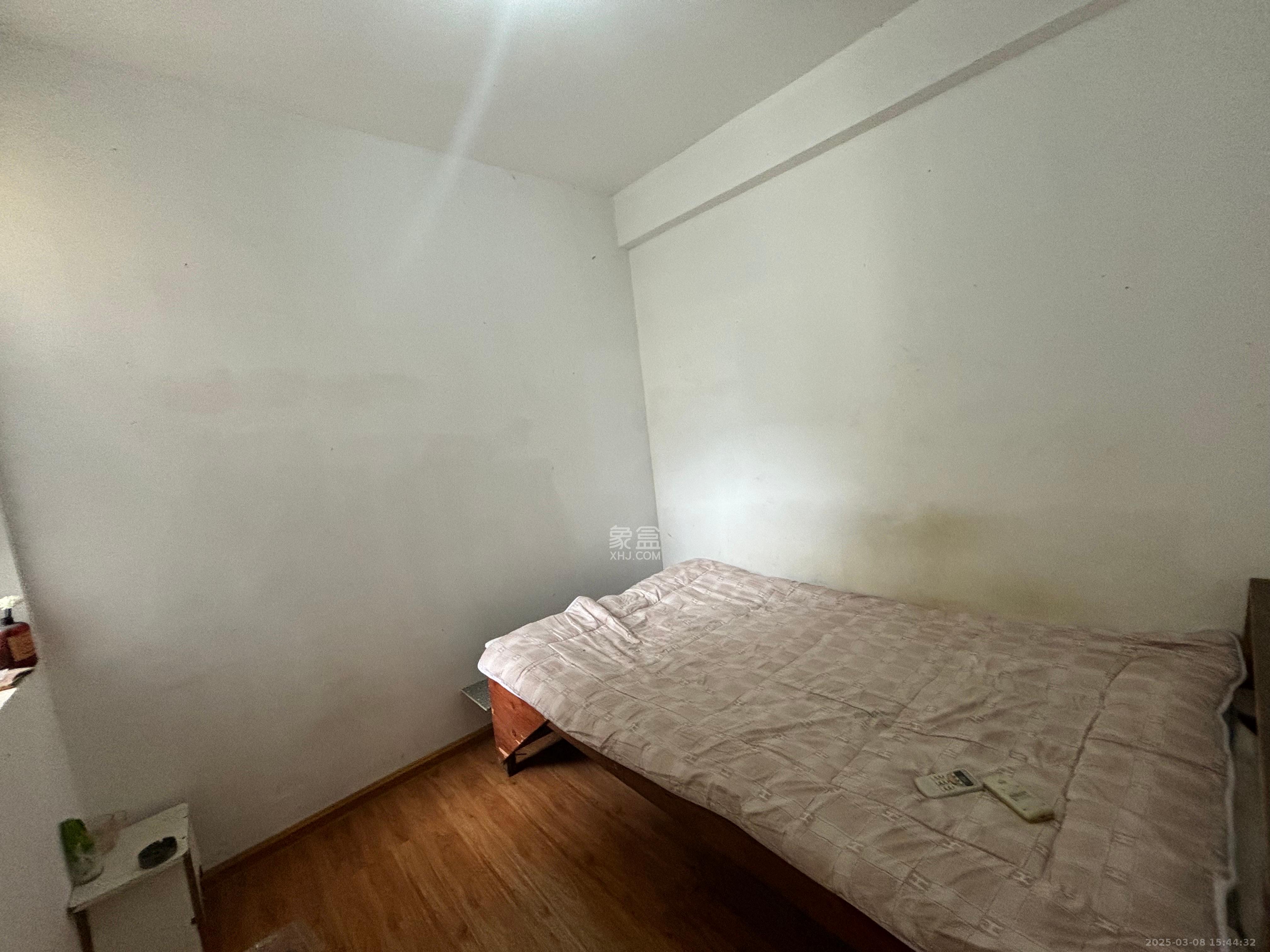 新星小区  2室2厅1卫   1400.00元/月室内图