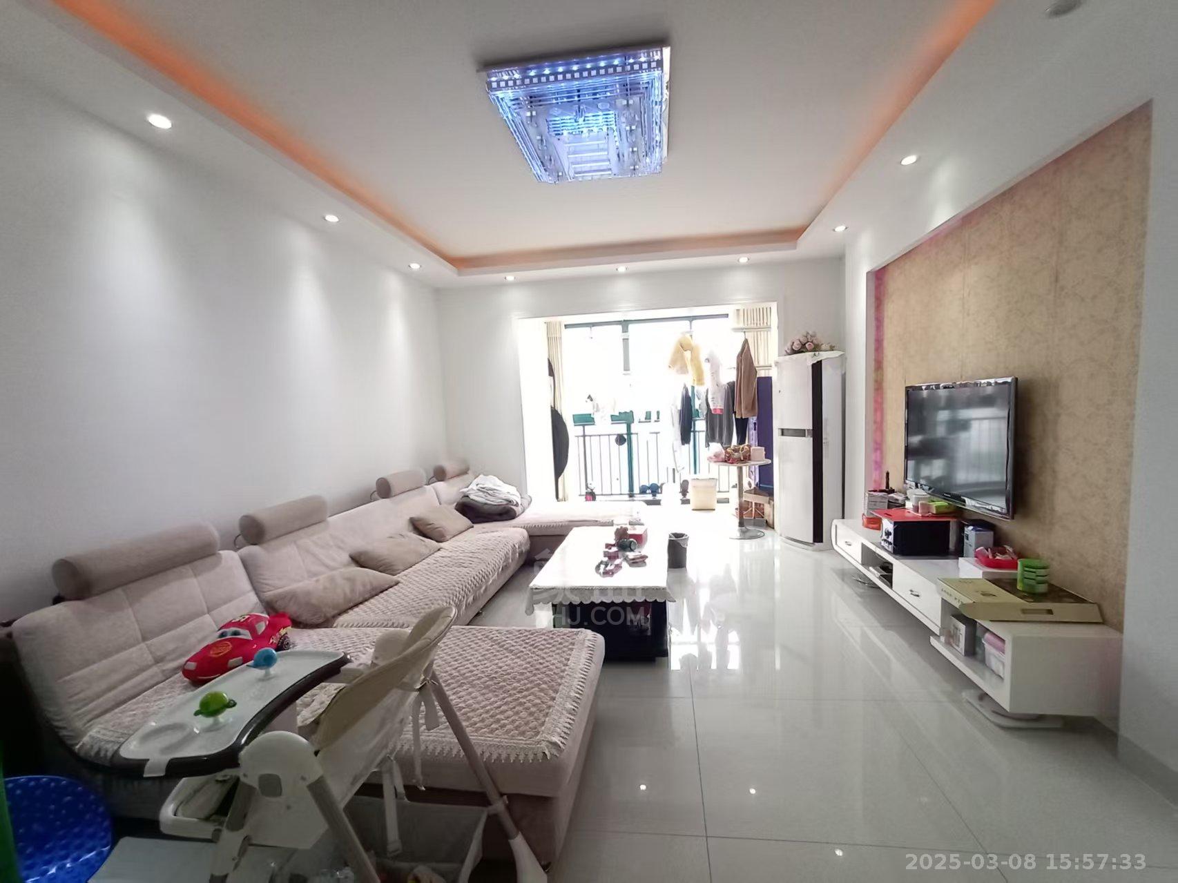 经世皇城  3室2厅2卫    2200.0元/月 经世皇城  3室2厅2卫    2200.0元/月