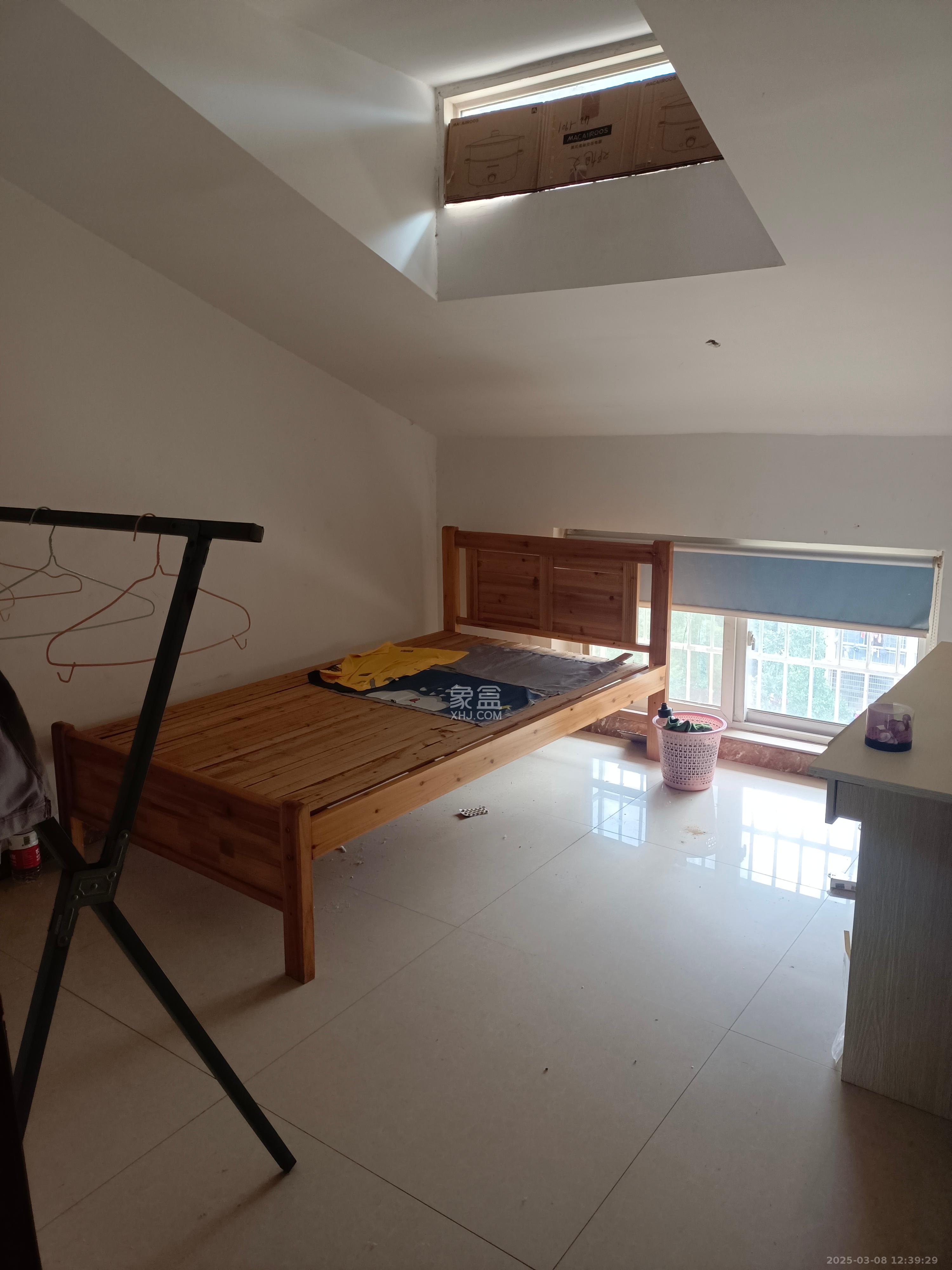 鄱阳小区  1室1厅1卫    700.0元/月 鄱阳小区  1室1厅1卫    700.0元/月室内图