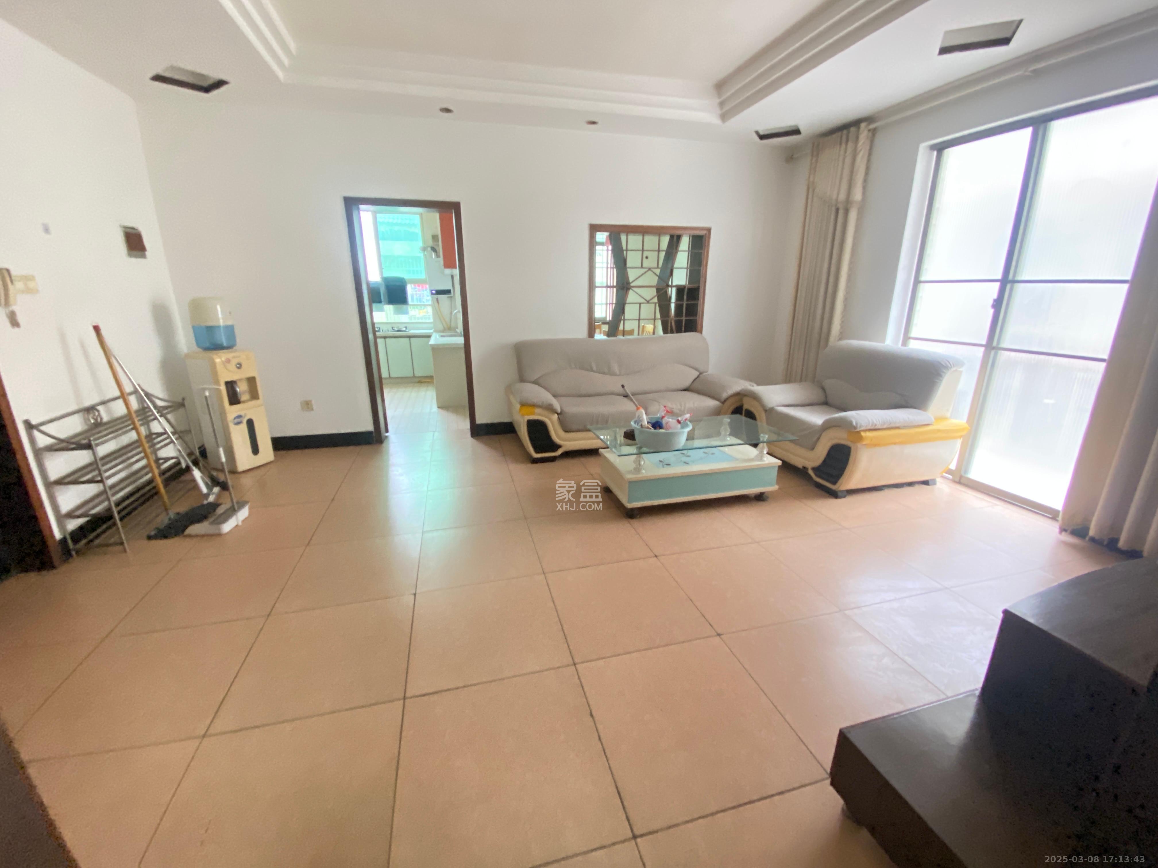 泉塘小区  2室2厅1卫    1300.0元/月 泉塘小区  2室2厅1卫    1300.0元/月室内图