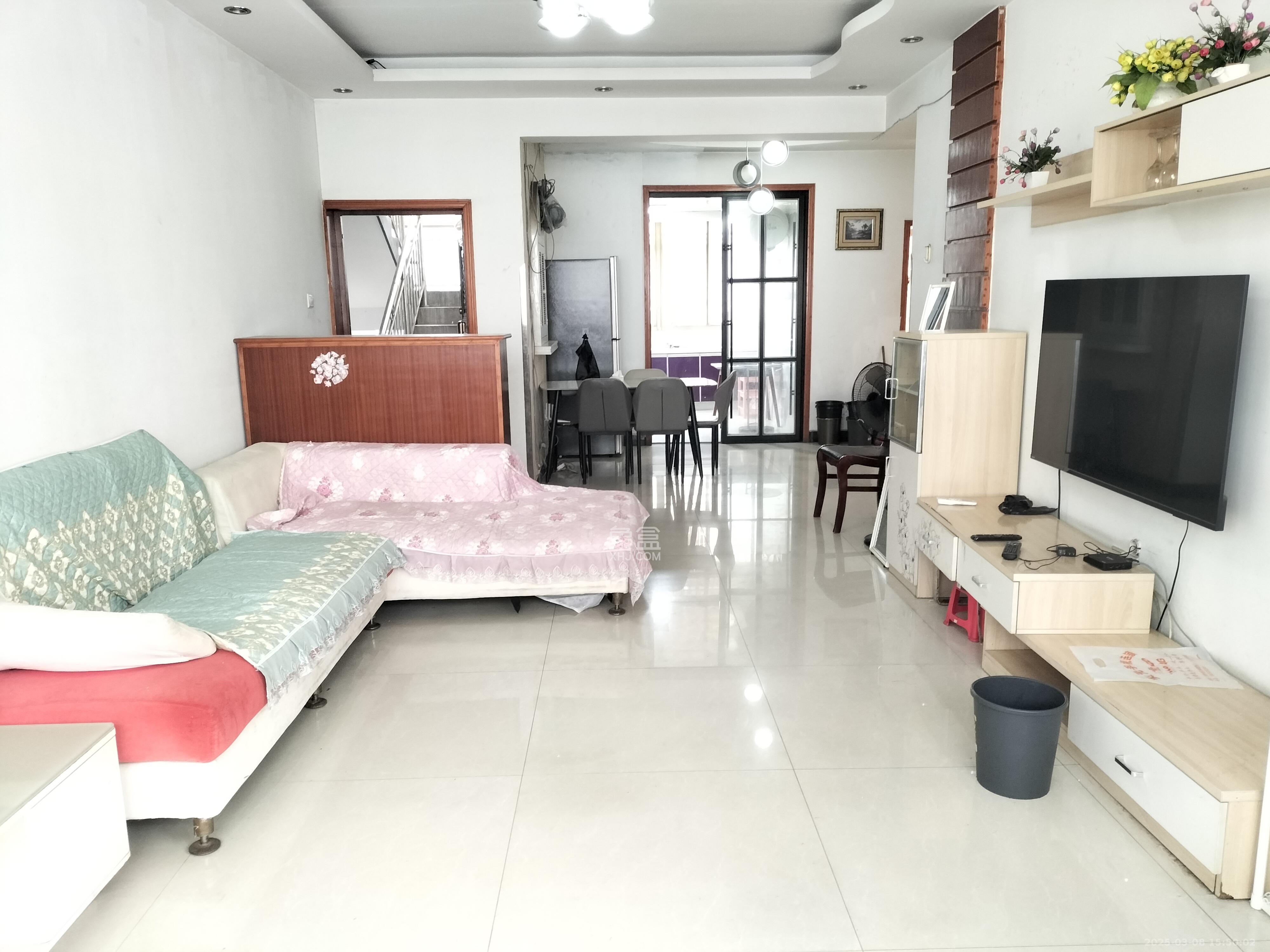 长丰小区 3室2厅1卫 2300.0元/月 长丰小区 3室2厅1卫 2300.0元/月室内图