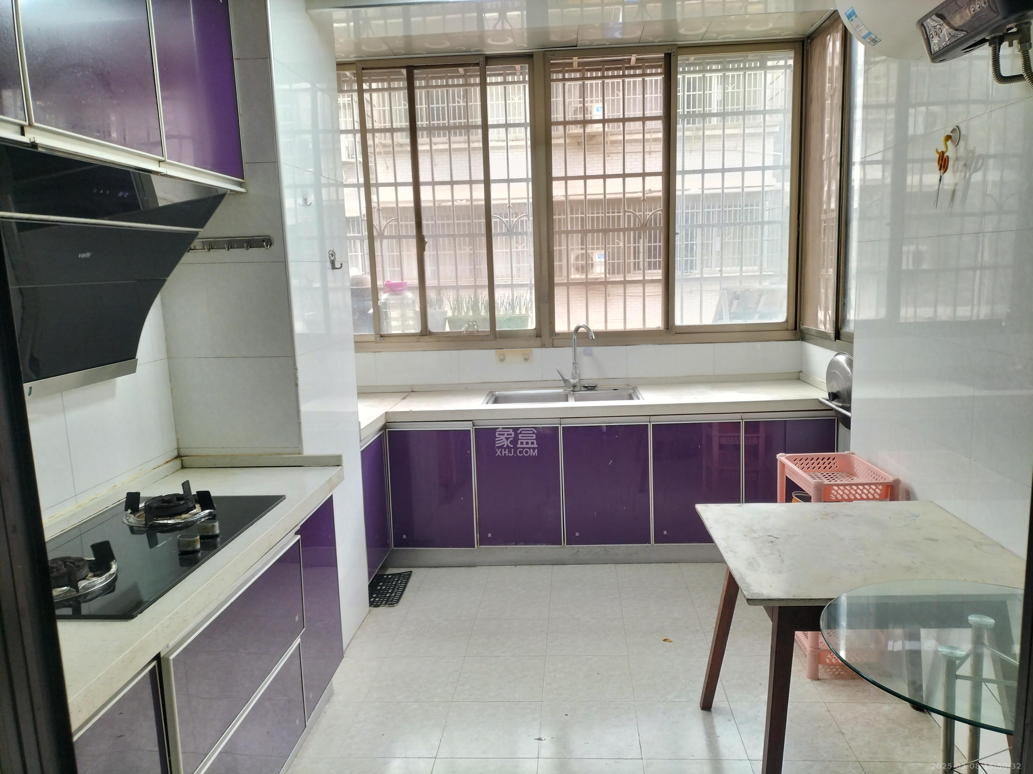 长丰小区 3室2厅1卫 2300.0元/月 长丰小区 3室2厅1卫 2300.0元/月室内图