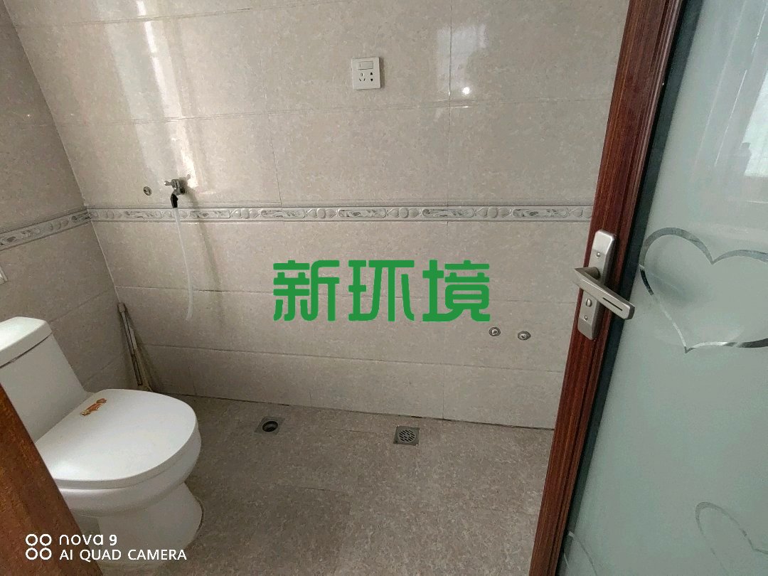 龙城街  3室2厅1卫   68.00万客厅