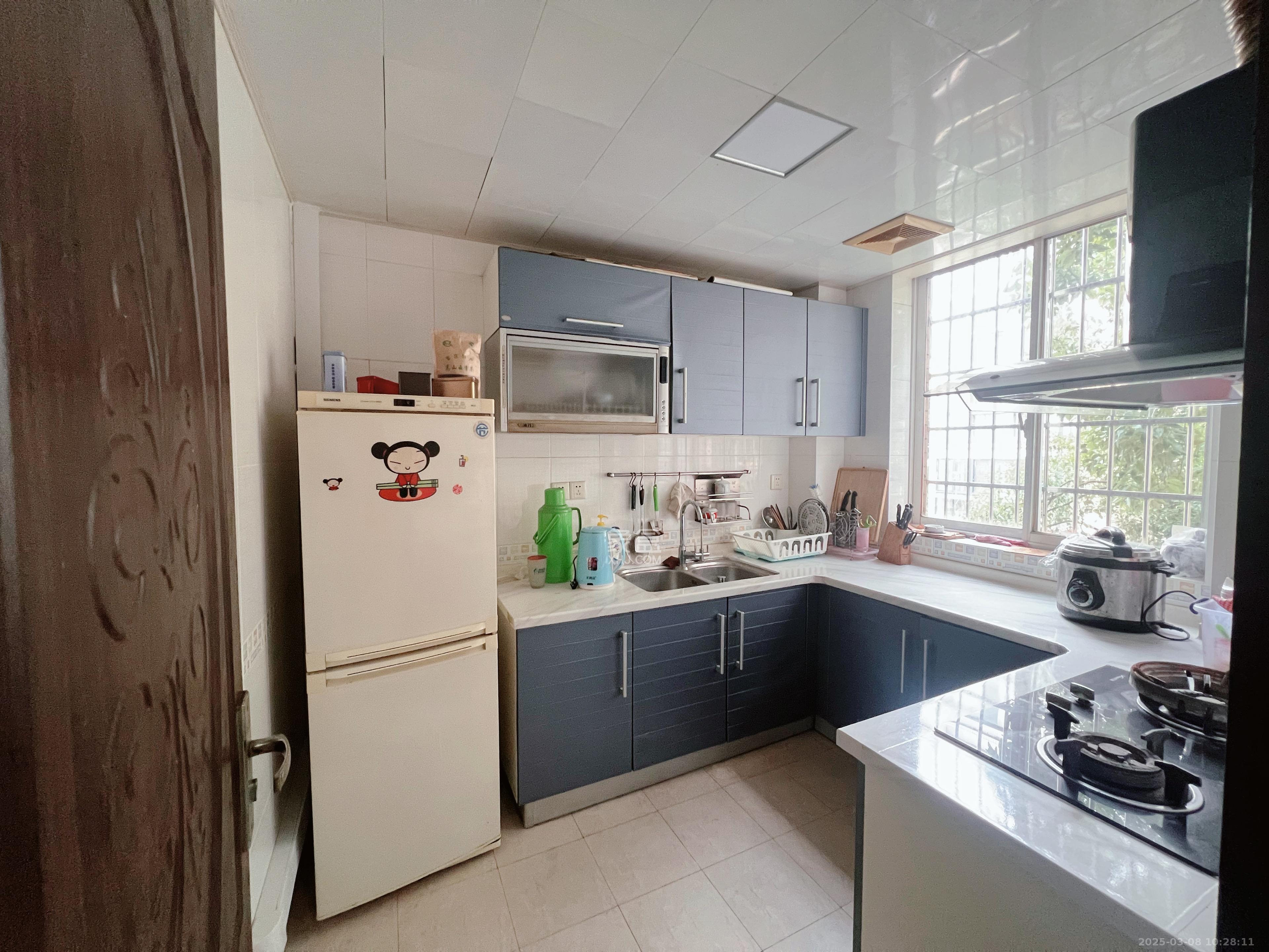 金侨世纪苑 5室2厅3卫 95.0万 金侨世纪苑 5室2厅3卫 95.0万室内图