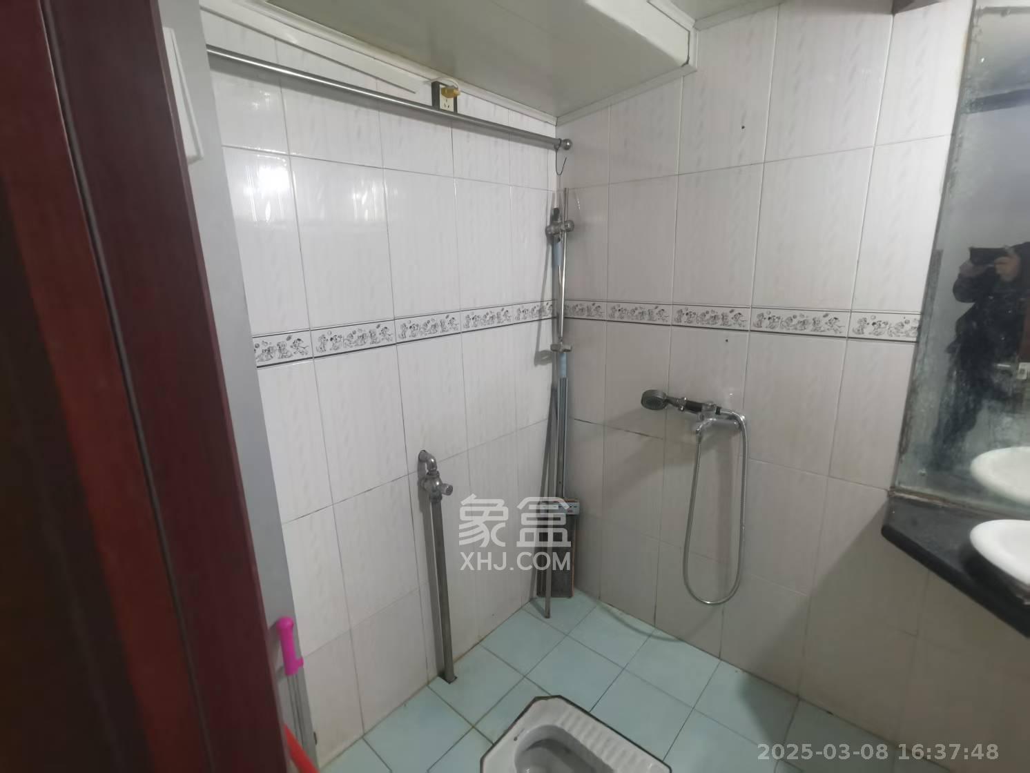 天心城市广场（黄金之城）  3室2厅2卫   3500.00元/月室内图