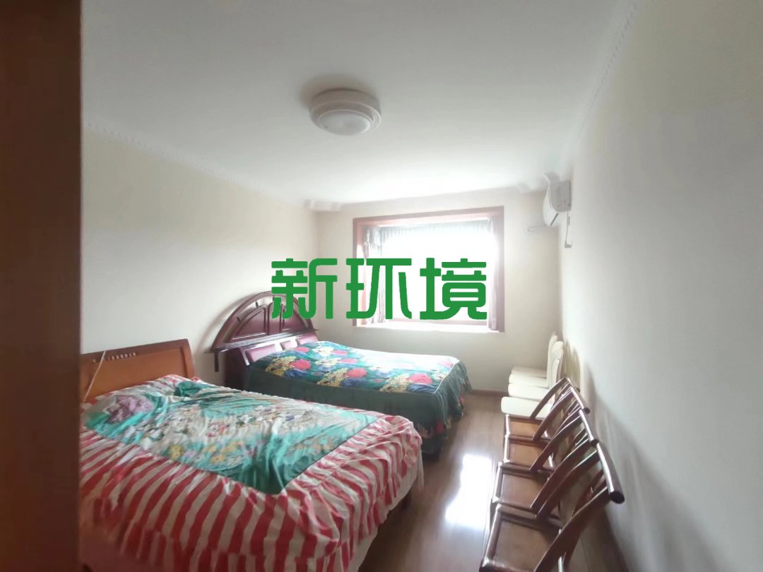 彭家铺小区  3室2厅2卫   71.80万客厅