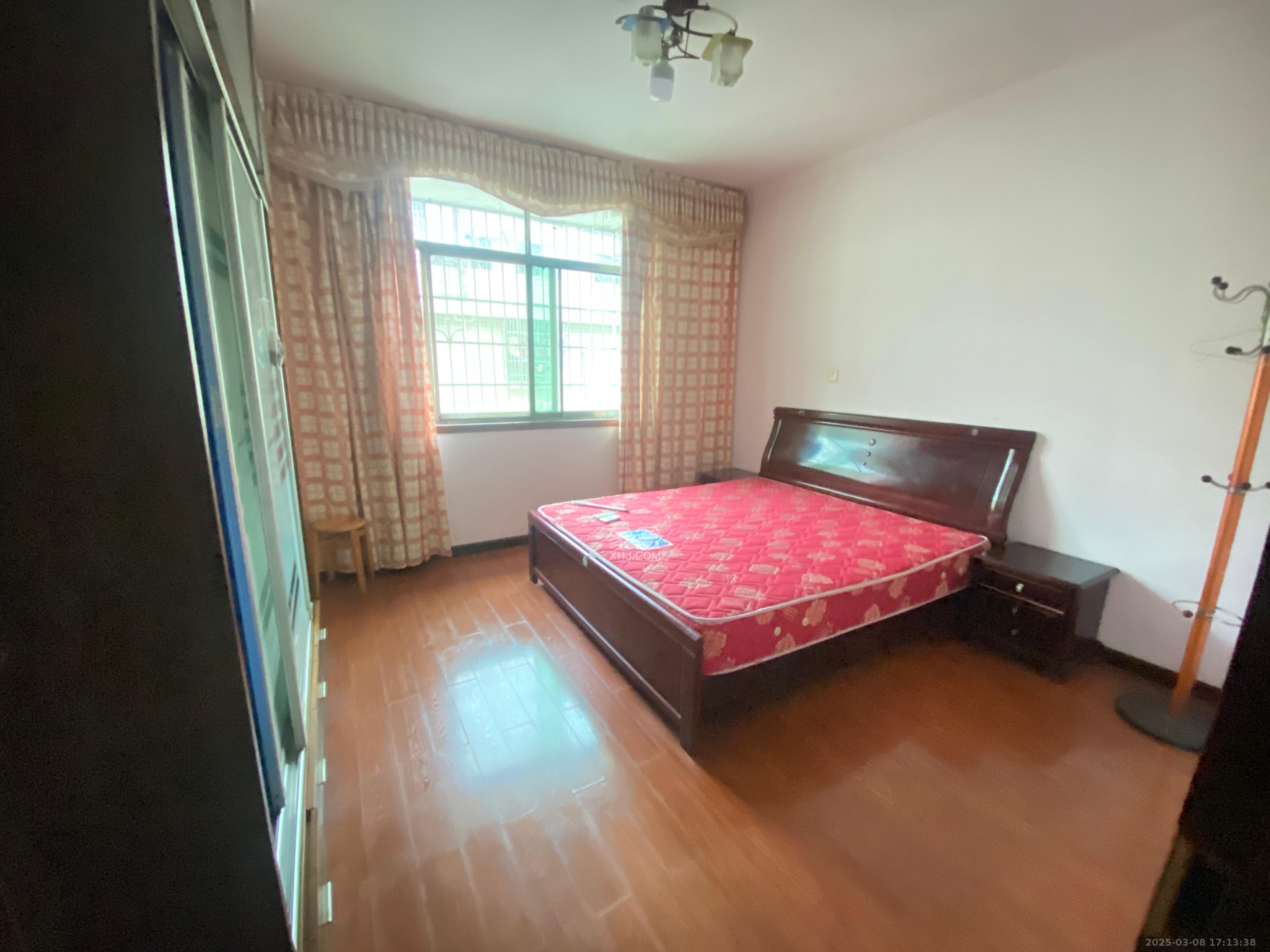 泉塘小区  2室2厅1卫    1300.0元/月 泉塘小区  2室2厅1卫    1300.0元/月室内图