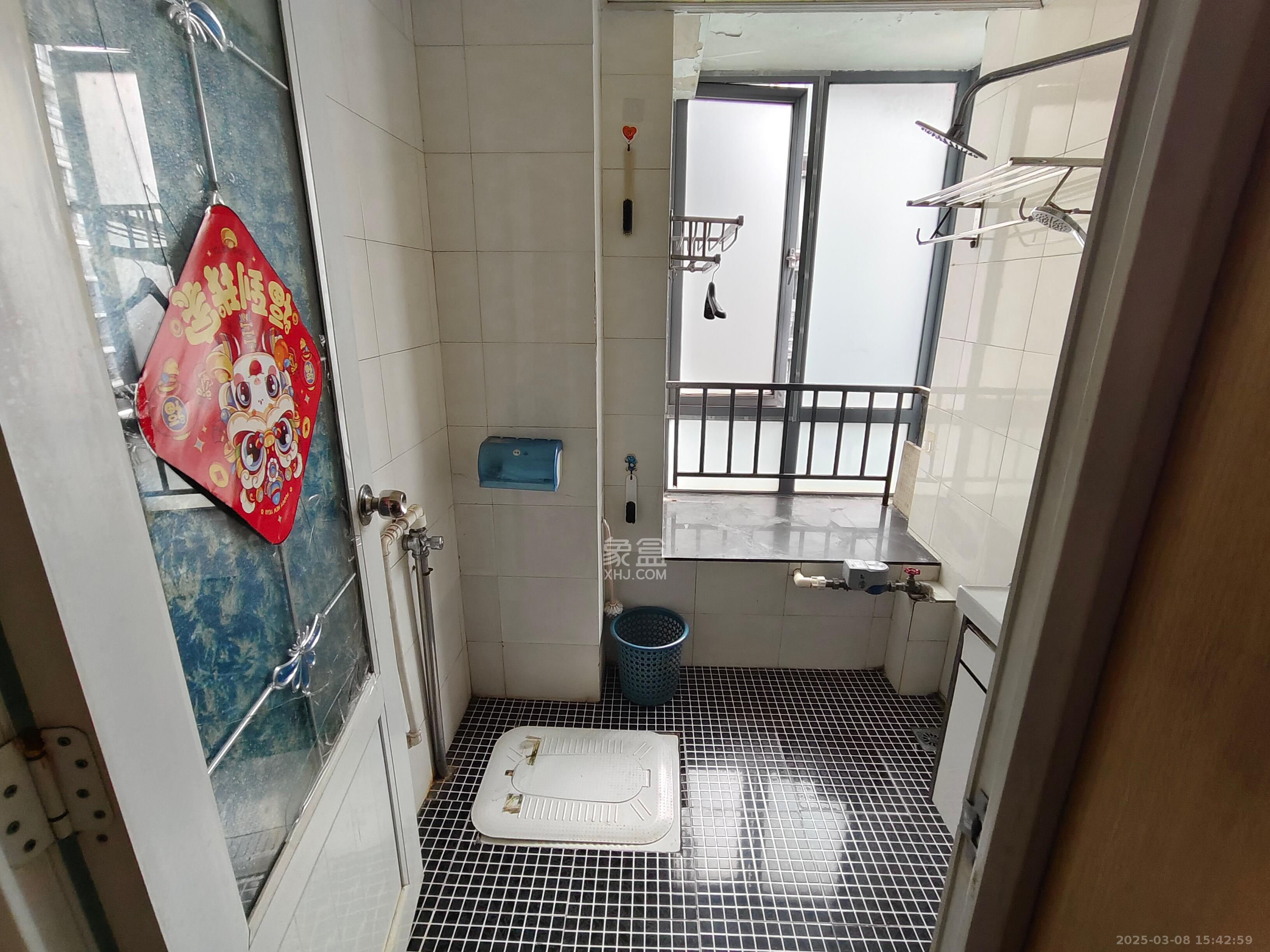 银港水晶城  2室2厅1卫   1800.00元/月室内图