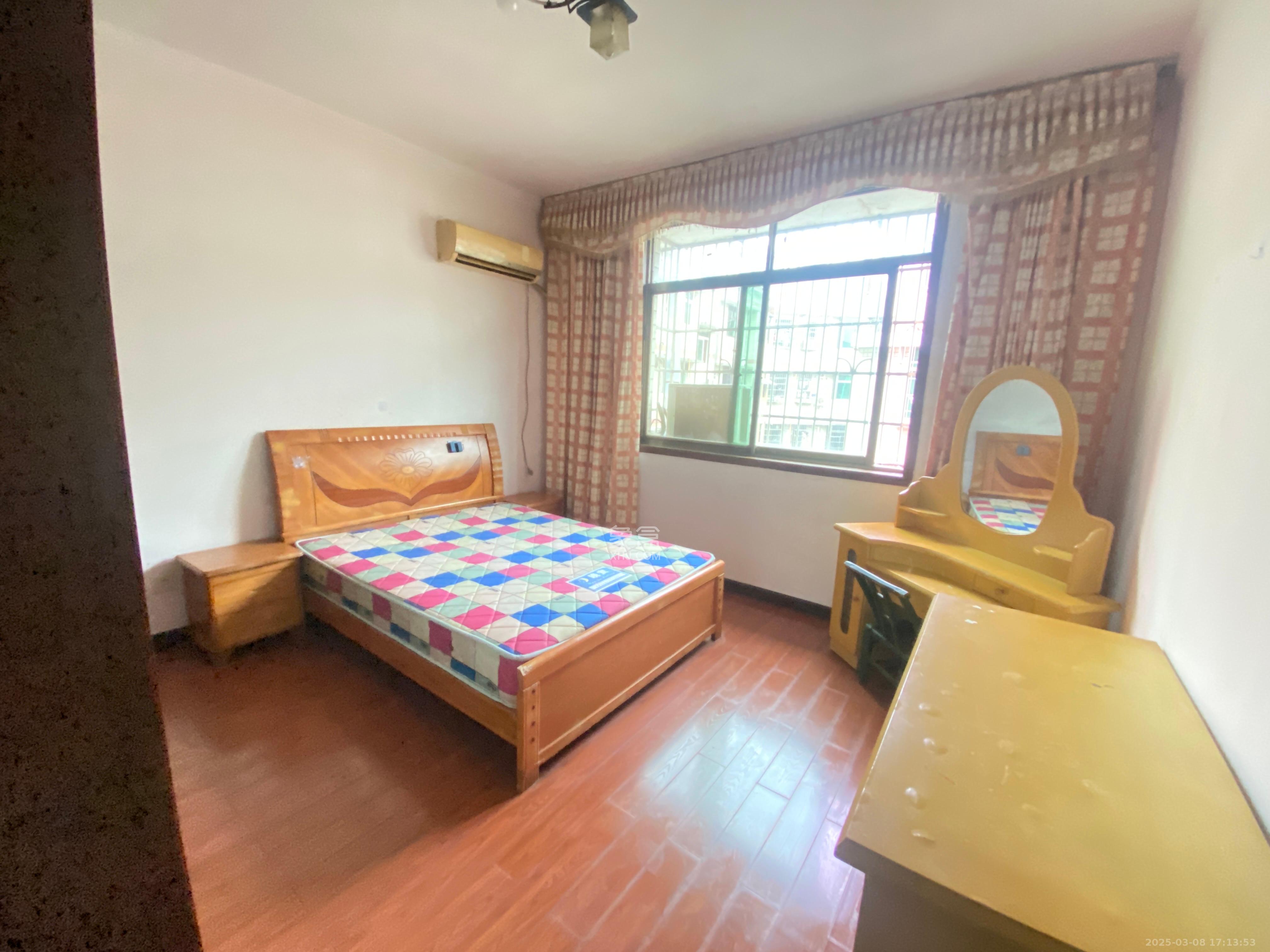 泉塘小区  2室2厅1卫    1300.0元/月 泉塘小区  2室2厅1卫    1300.0元/月室内图