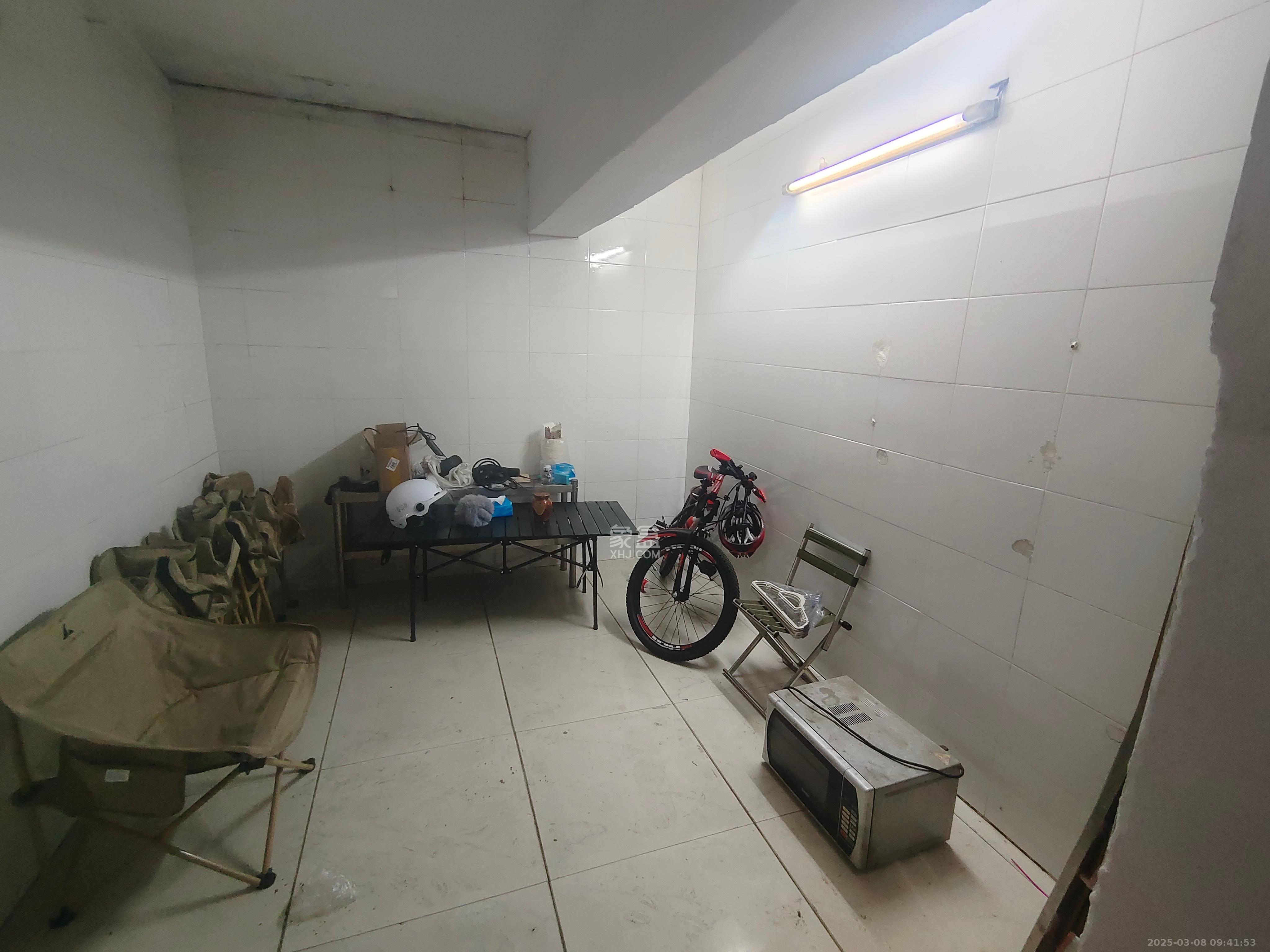 向东南社区  2室2厅1卫   1600.00元/月室内图