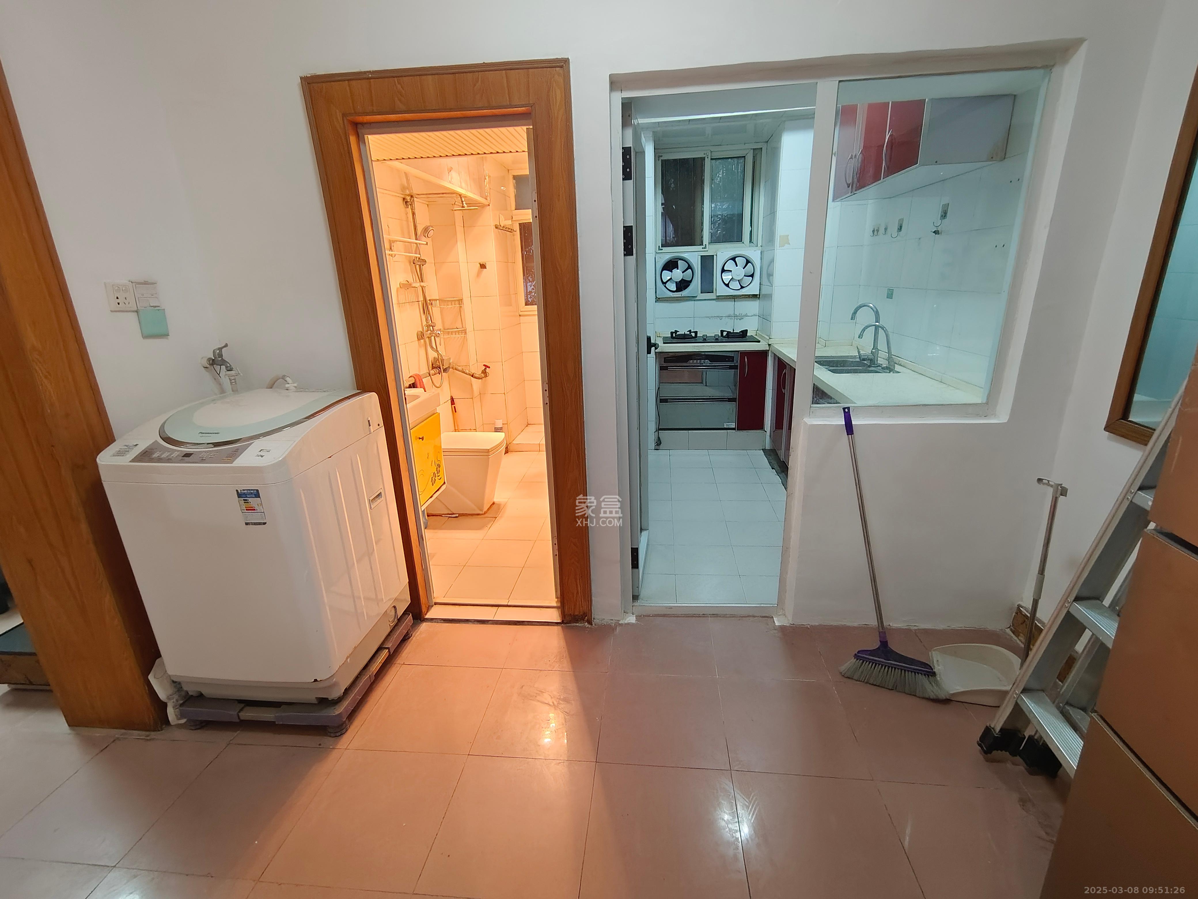 望月湖小区一片(荣龙社区) 3室2厅1卫 3200.0元/月 望月湖小区一片(荣龙社区) 3室2厅1卫 3200.0元/月室内图