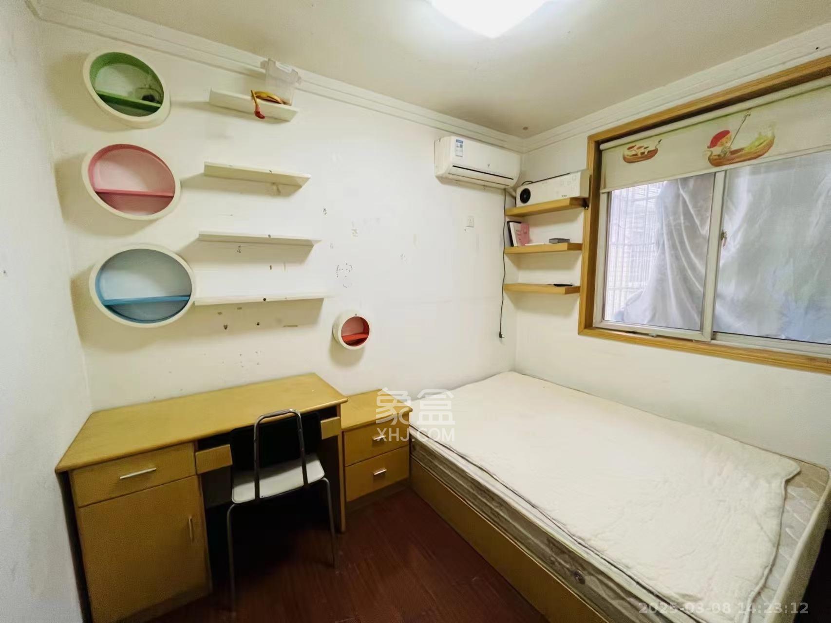 麓谷锦和园 4室2厅2卫 2600.0元/月 麓谷锦和园 4室2厅2卫 2600.0元/月室内图