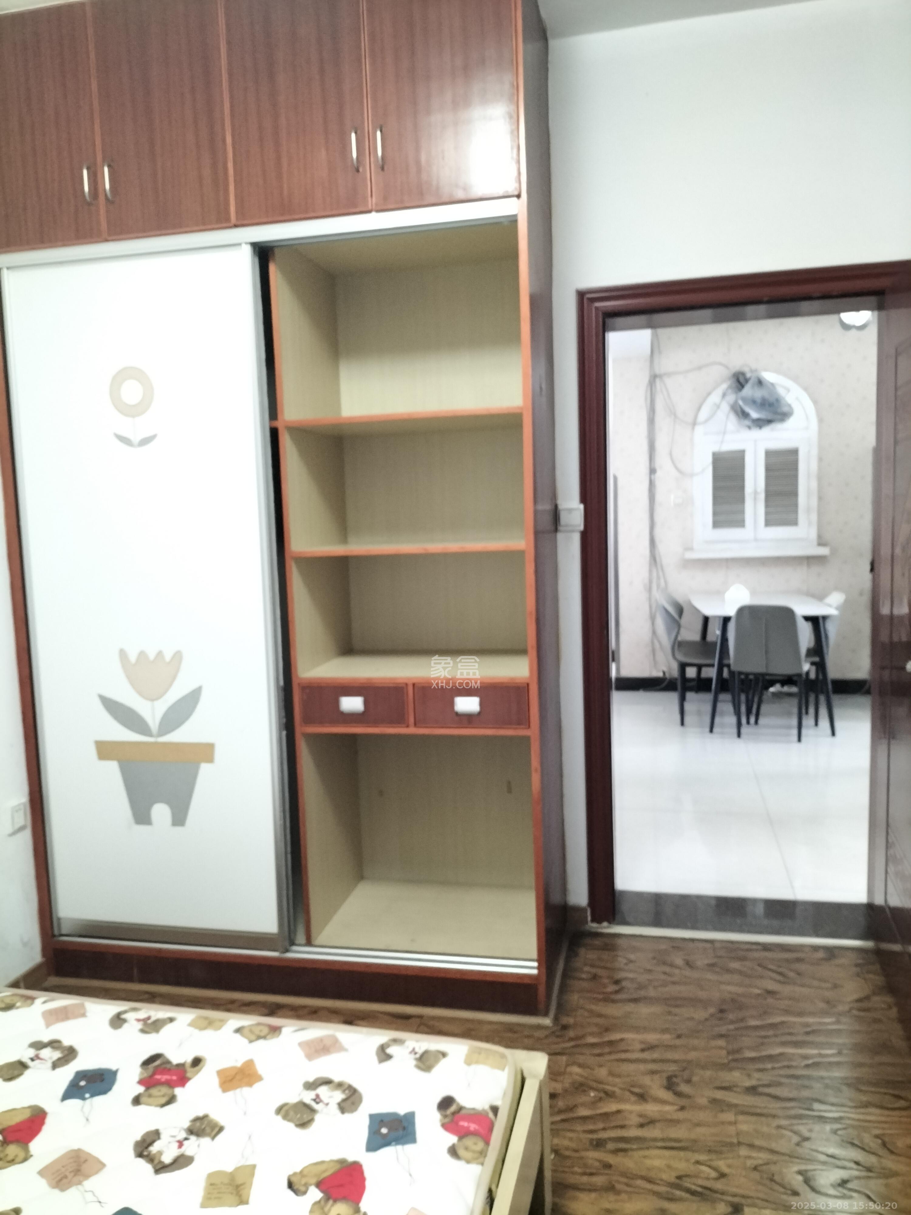 长丰小区 3室2厅1卫 2300.0元/月 长丰小区 3室2厅1卫 2300.0元/月室内图