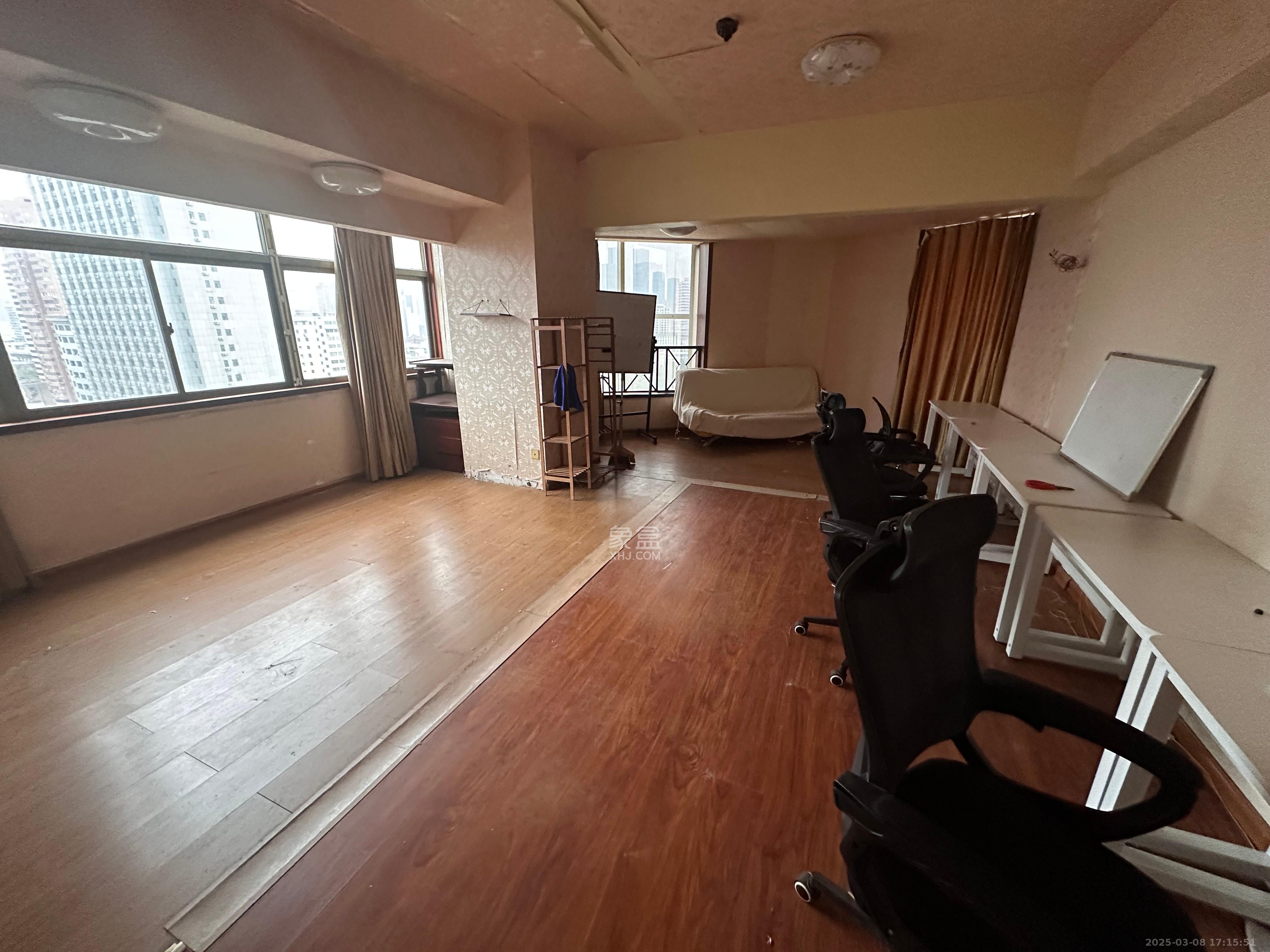 湖南信息大厦 1室1厅1卫 1600.0元/月 湖南信息大厦 1室1厅1卫 1600.0元/月室内图