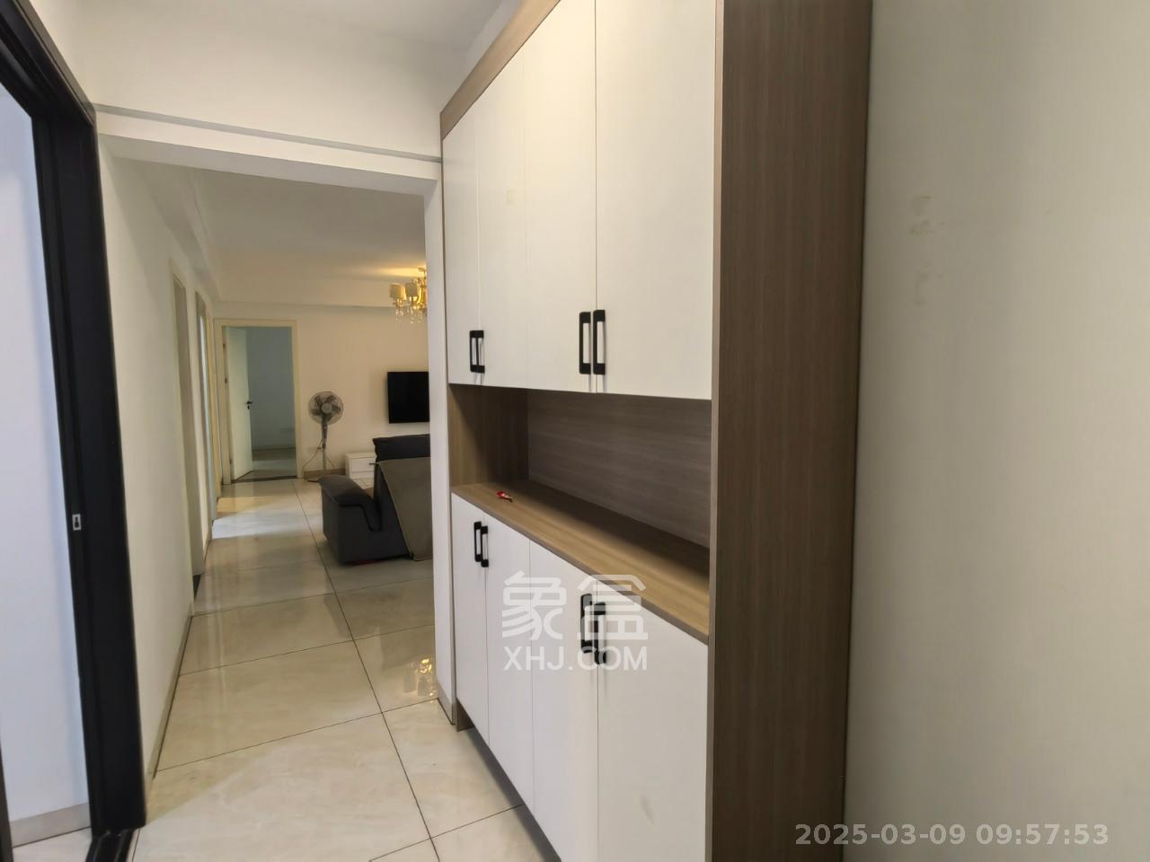 时代倾城三期 3室2厅2卫 2300.0元/月 时代倾城三期 3室2厅2卫 2300.0元/月室内图