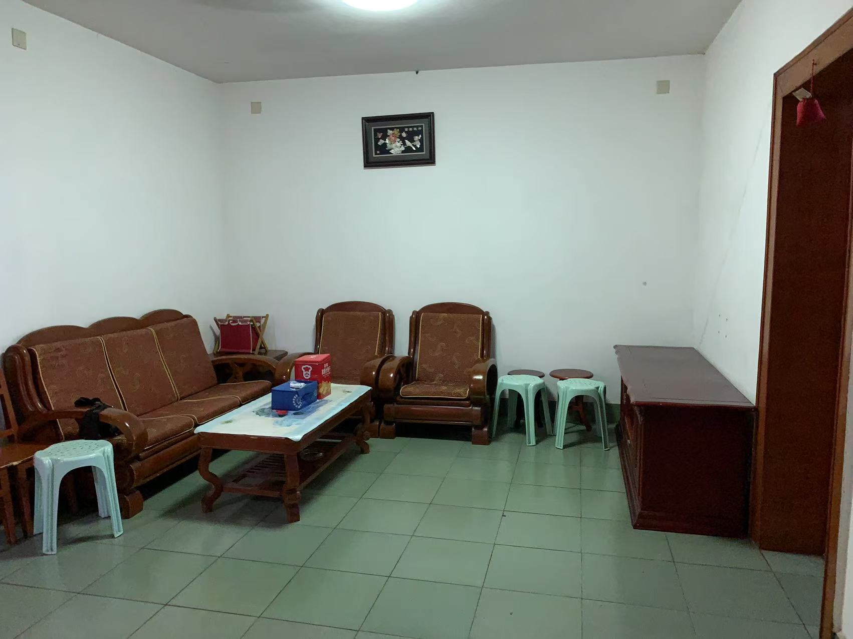 省建材院宿舍  3室1厅1卫    2600.0元/月 省建材院宿舍  3室1厅1卫    2600.0元/月户型图