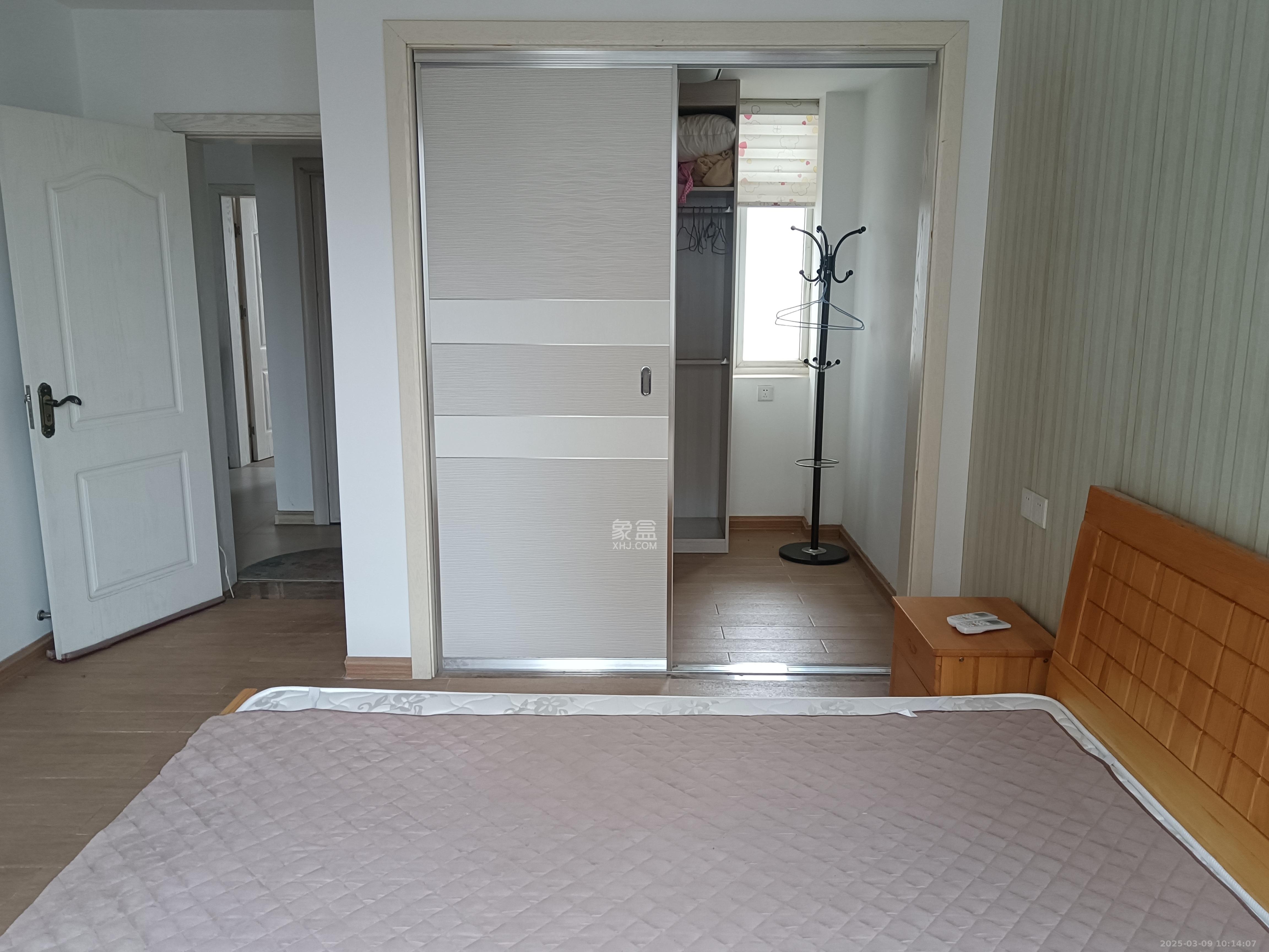 华银天际 3室2厅2卫 2200.0元/月 华银天际 3室2厅2卫 2200.0元/月室内图