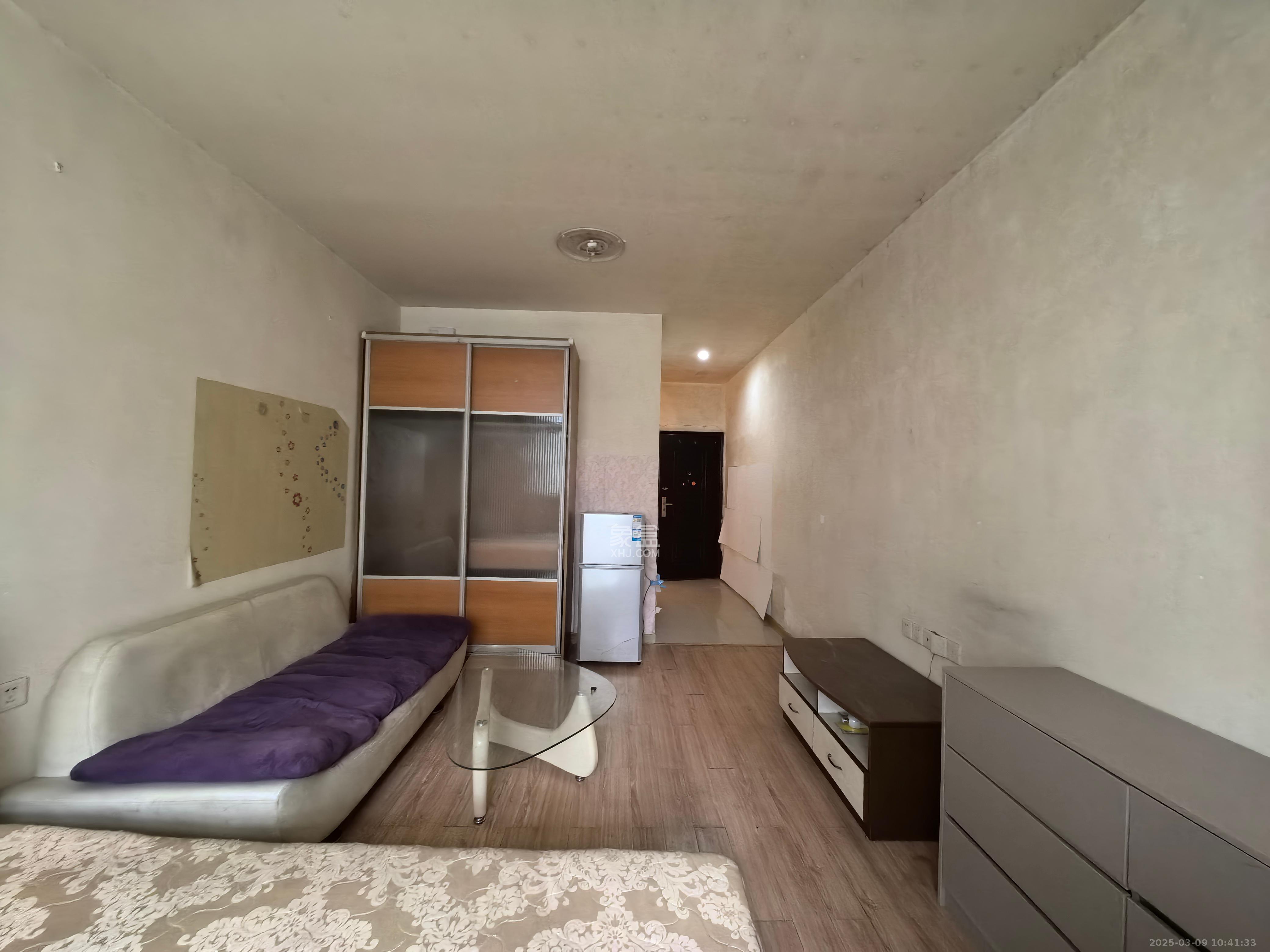 咸嘉新村悦峰园 1室1厅1卫 1000.0元/月 咸嘉新村悦峰园 1室1厅1卫 1000.0元/月室内图