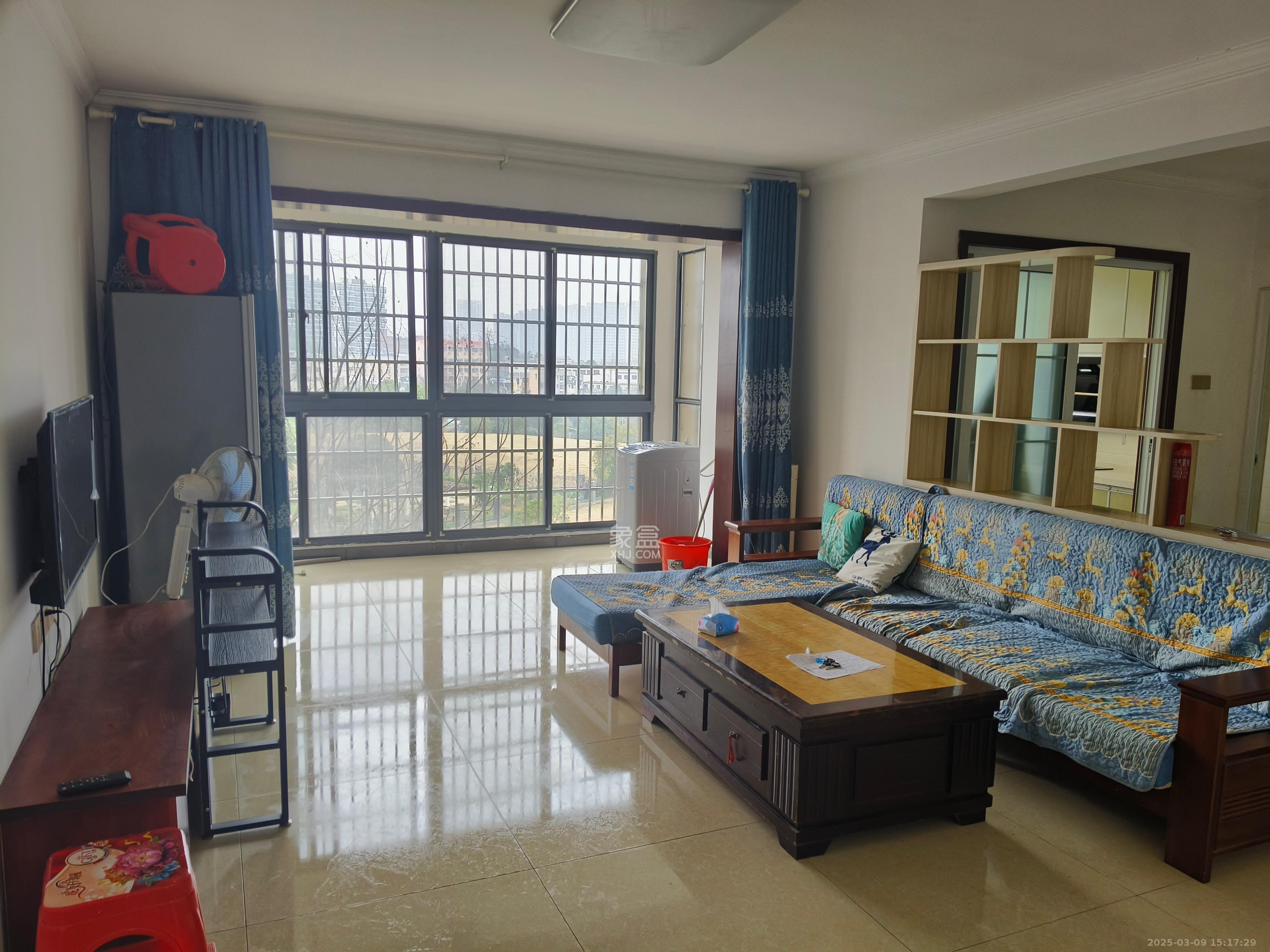 和润园一、二期 3室2厅2卫 2200.0元/月 和润园一、二期 3室2厅2卫 2200.0元/月室内图