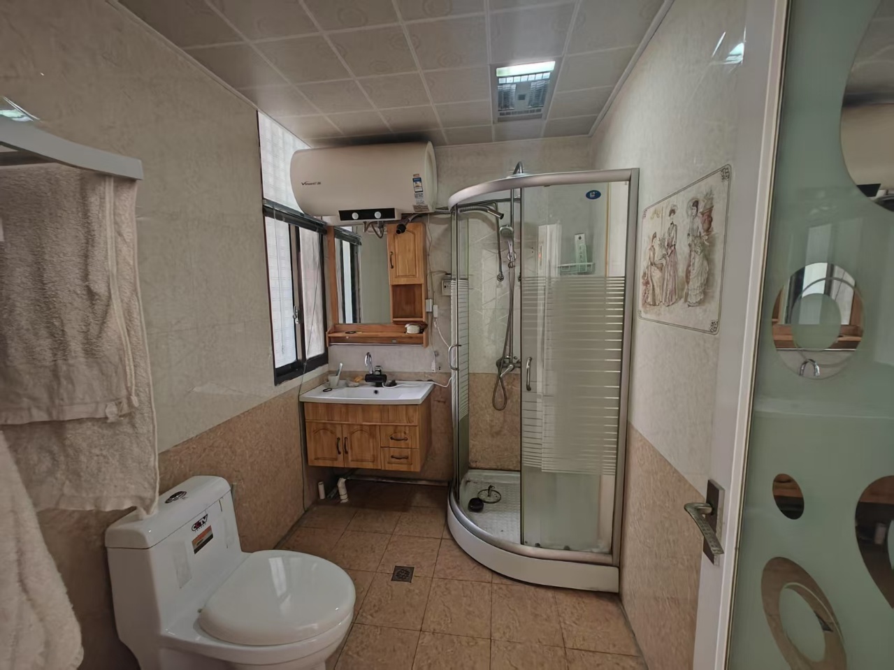 三元大市场 3室2厅2卫 50.0万 三元大市场 3室2厅2卫 50.0万客厅