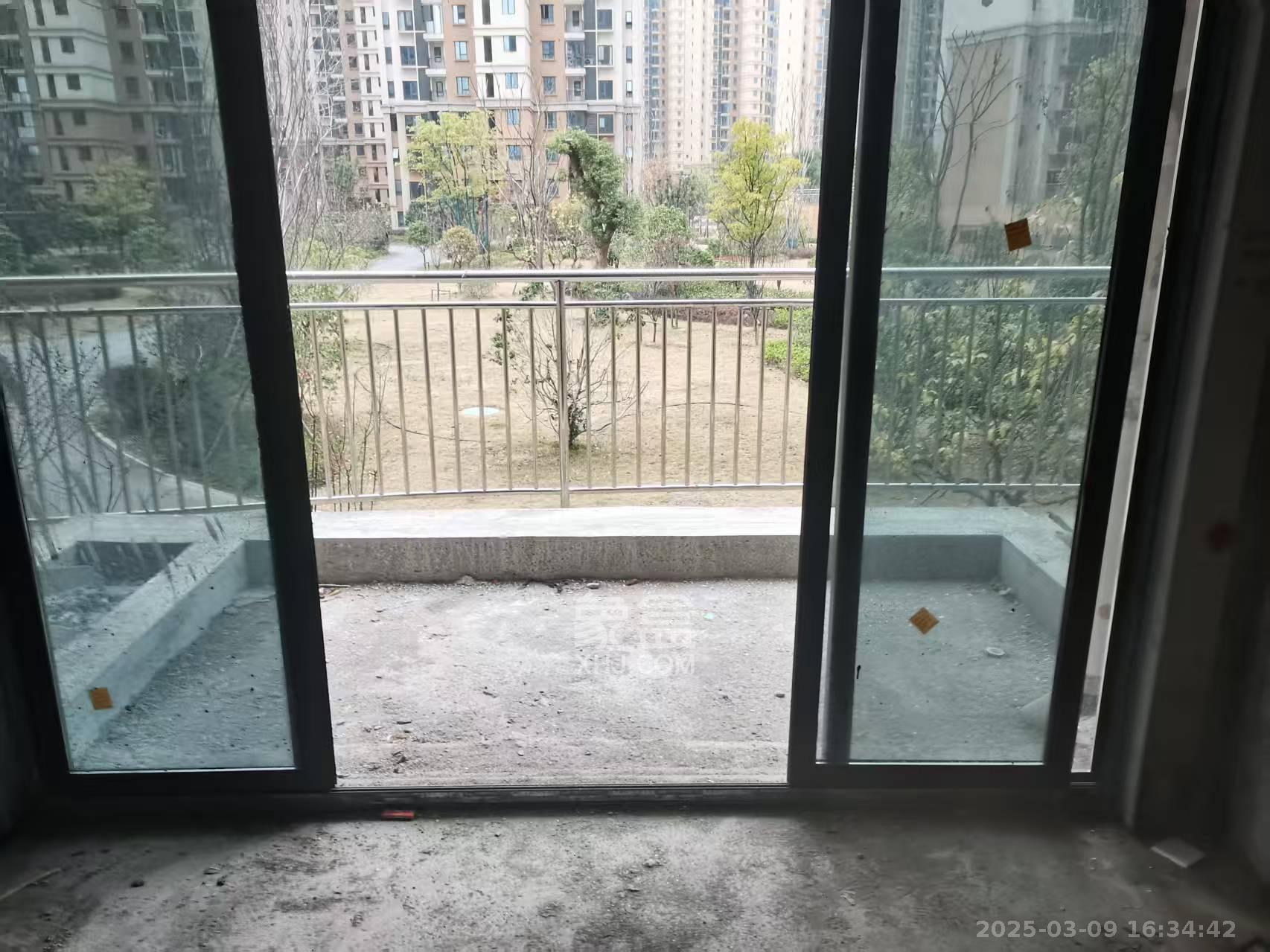 伊景园滨河苑 3室2厅2卫 900.0元/月 伊景园滨河苑 3室2厅2卫 900.0元/月室内图