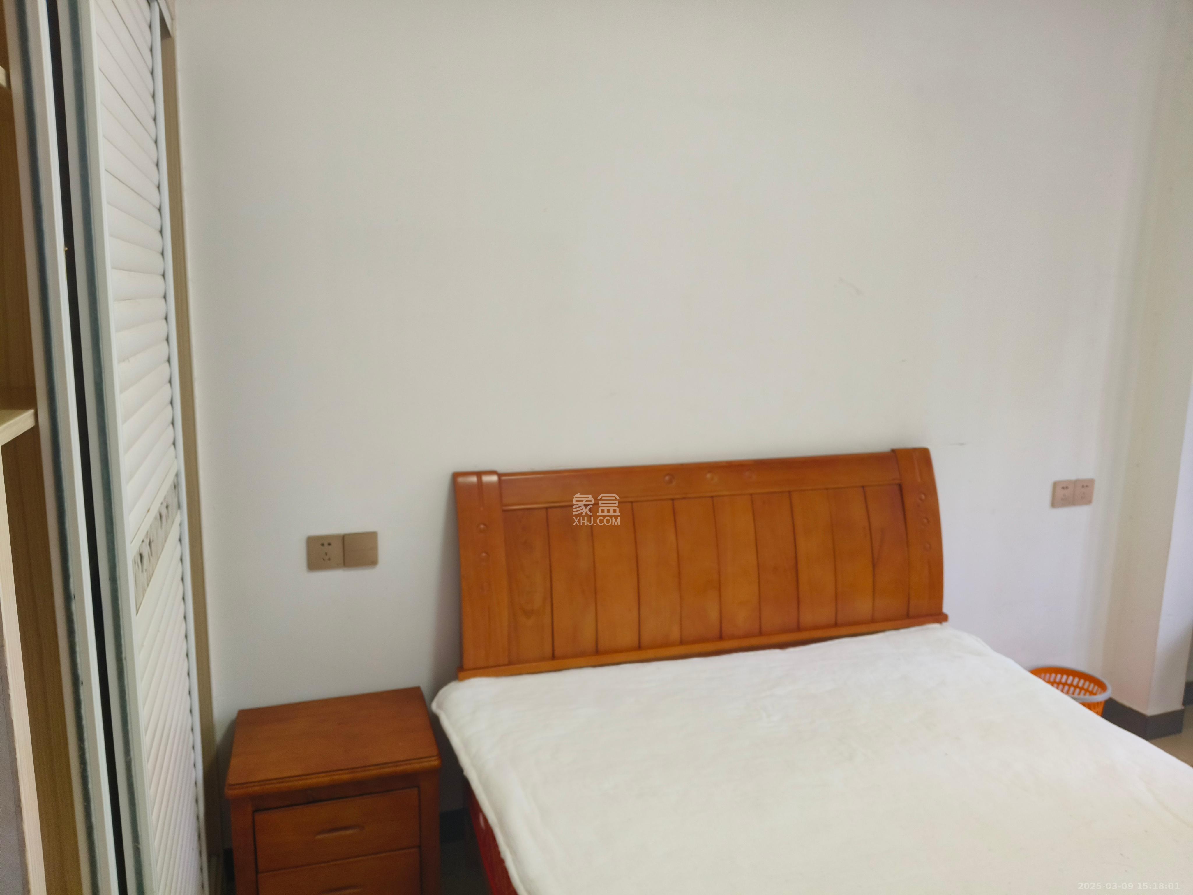 和润园一、二期 3室2厅2卫 2200.0元/月 和润园一、二期 3室2厅2卫 2200.0元/月室内图