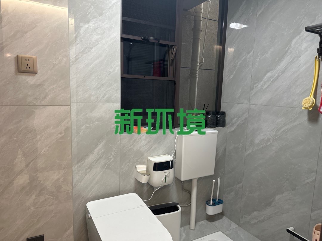 江与城  4室2厅2卫   138.00万卫生间