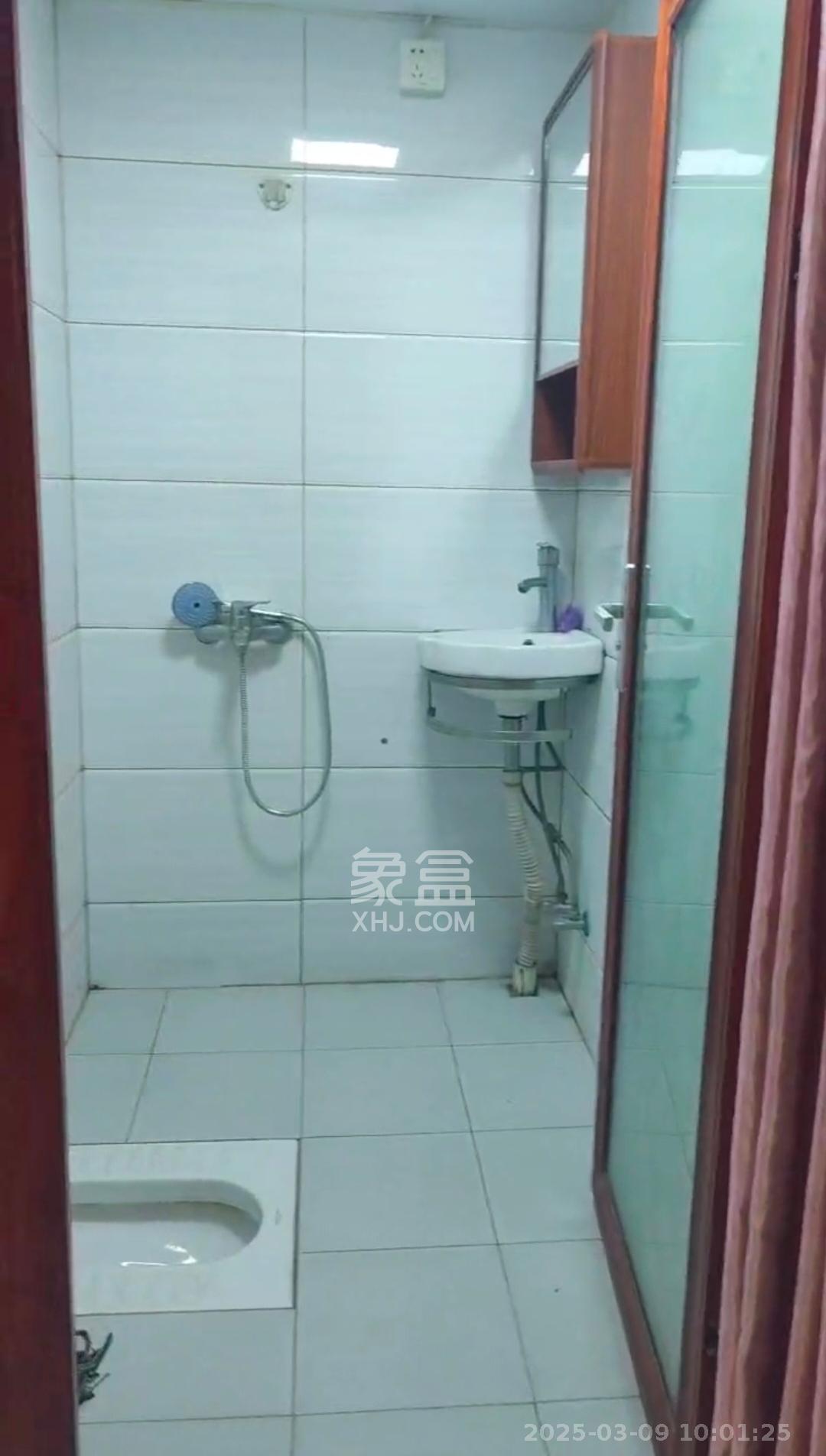 和康园小区 1室1厅1卫 1000.0元/月 和康园小区 1室1厅1卫 1000.0元/月室内图