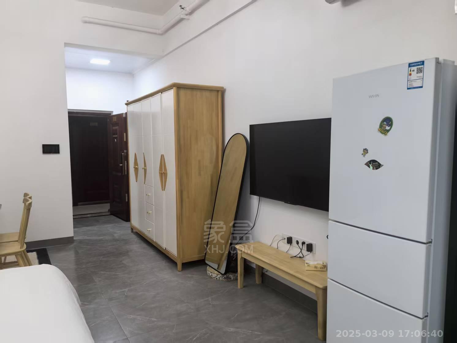 流金岁月-华晨国际 1室1厅1卫 1700.0元/月 流金岁月-华晨国际 1室1厅1卫 1700.0元/月室内图