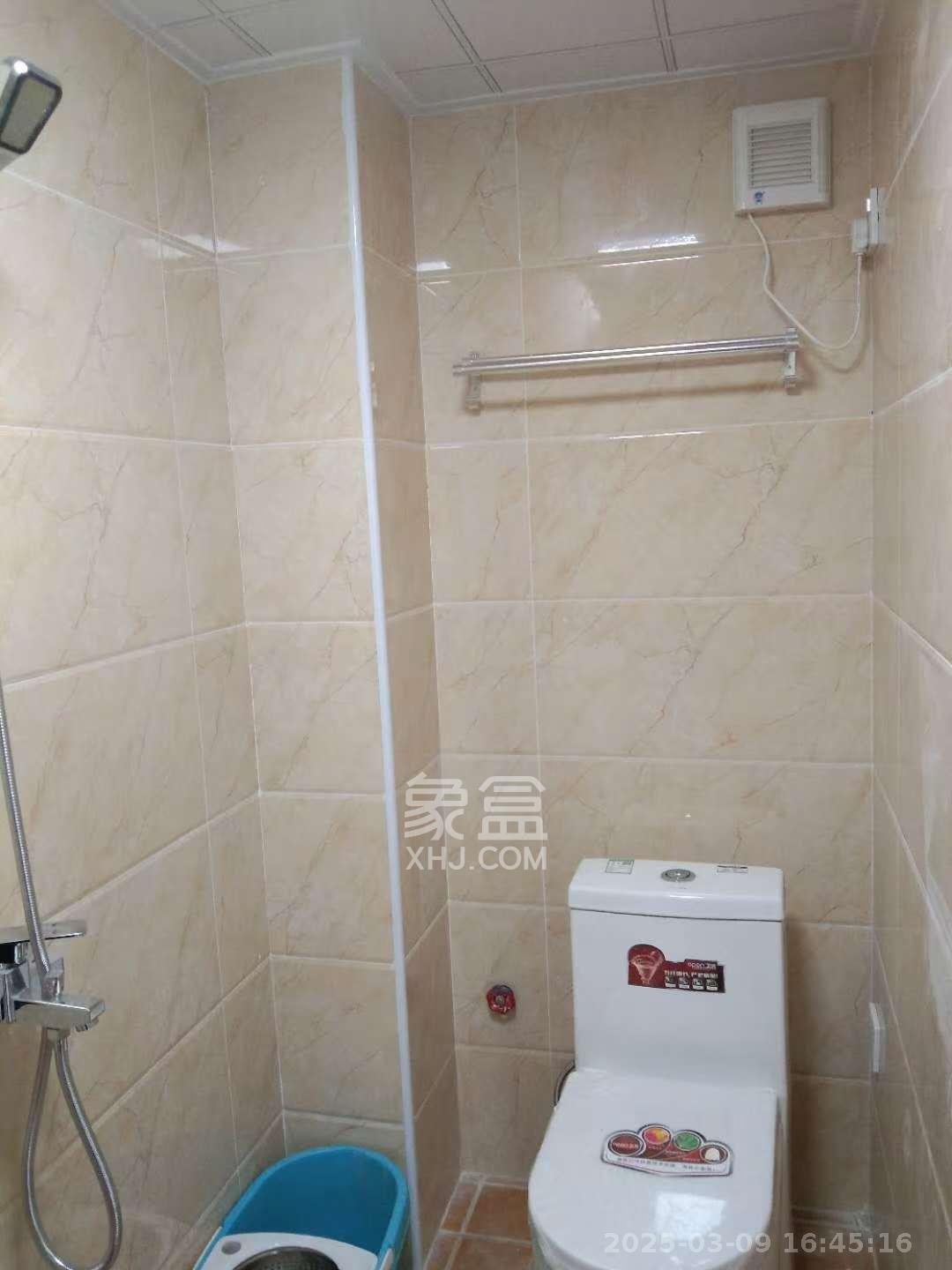 弘坤云寓  1室1厅1卫   2000.00元/月室内图