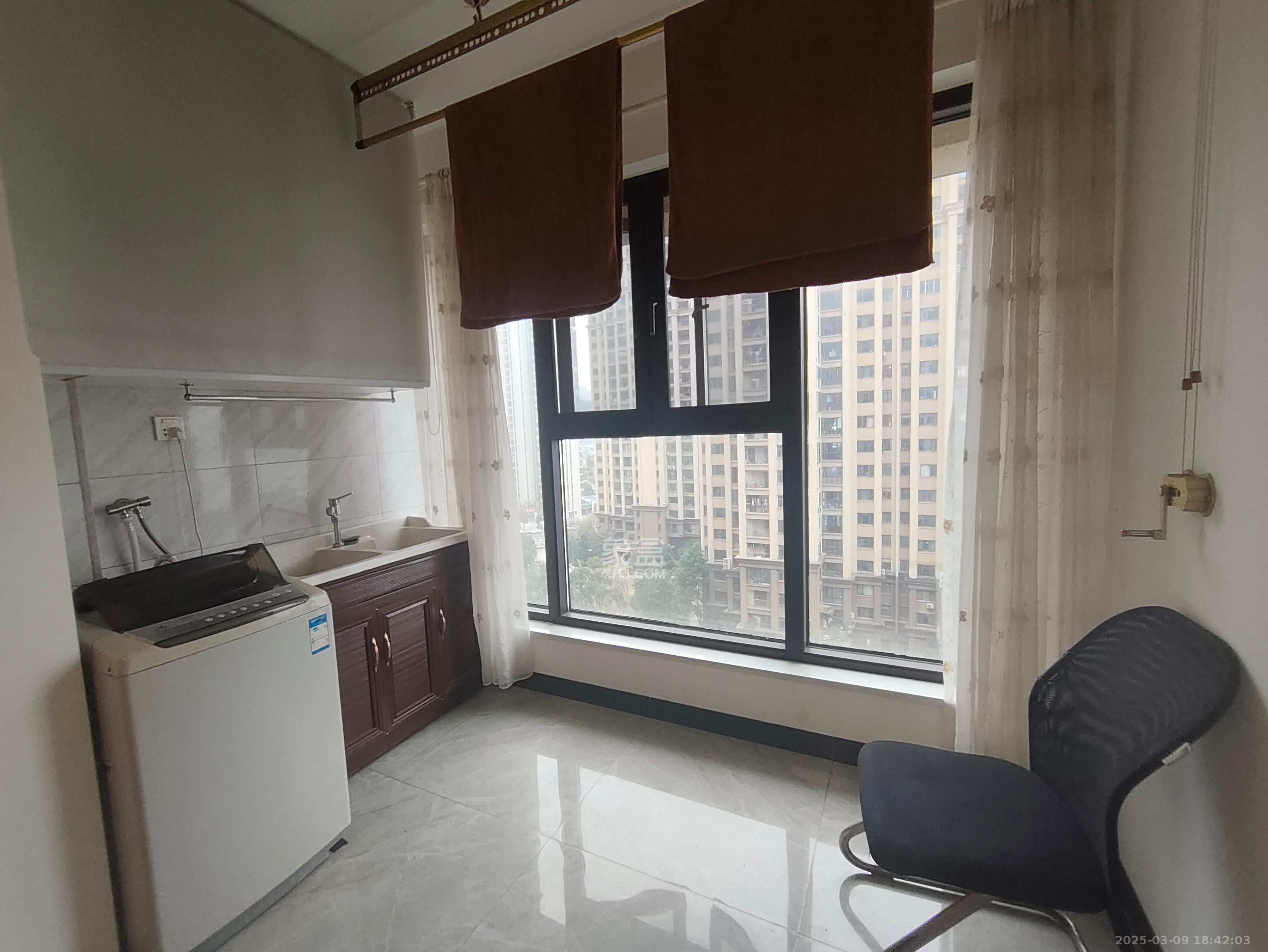 绿地海外滩一期 3室2厅0卫 2000.0元/月 绿地海外滩一期 3室2厅0卫 2000.0元/月室内图