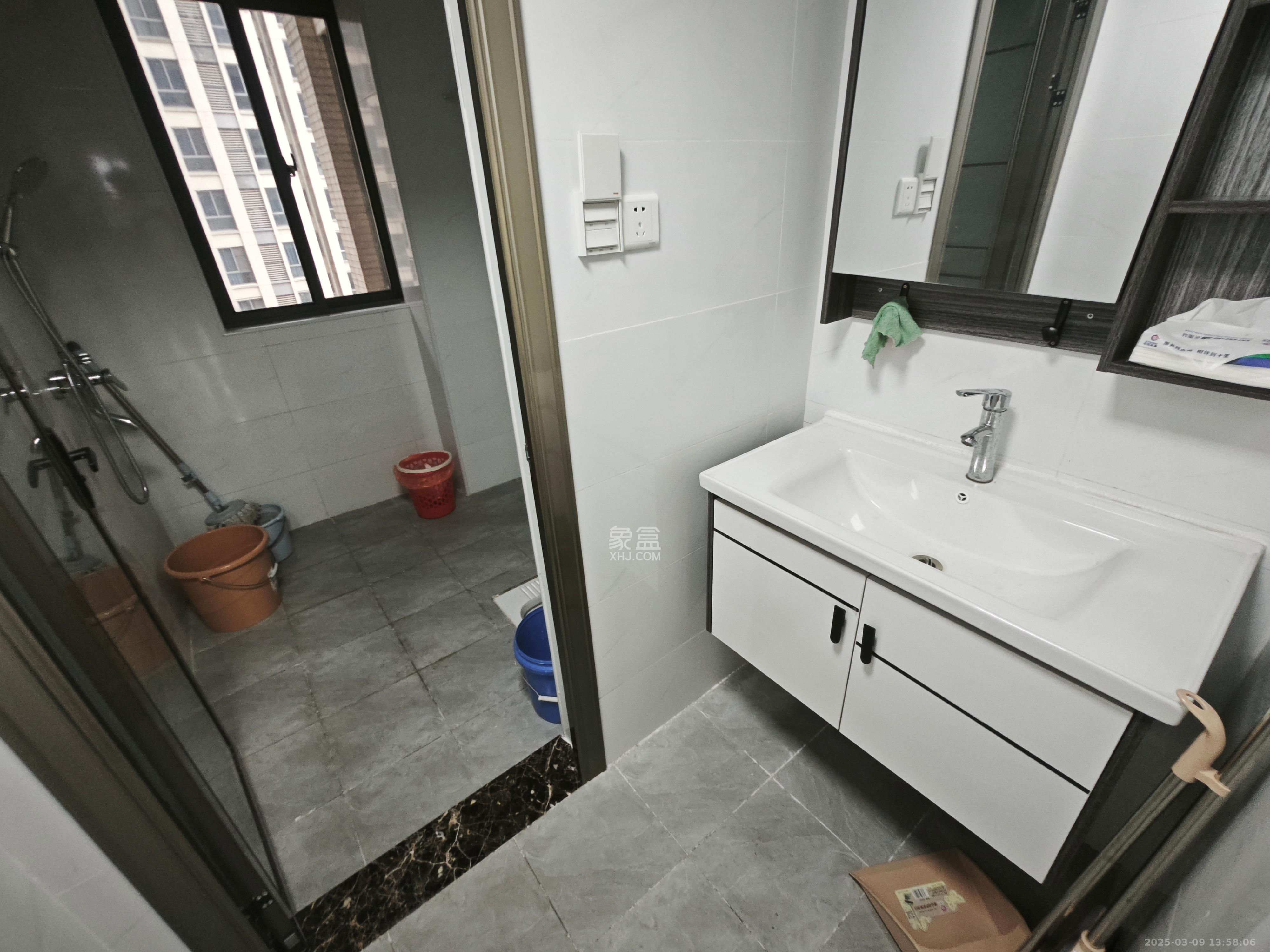 碧桂园南城首府(东宸林海) 4室2厅2卫 2300.0元/月 碧桂园南城首府(东宸林海) 4室2厅2卫 2300.0元/月室内图