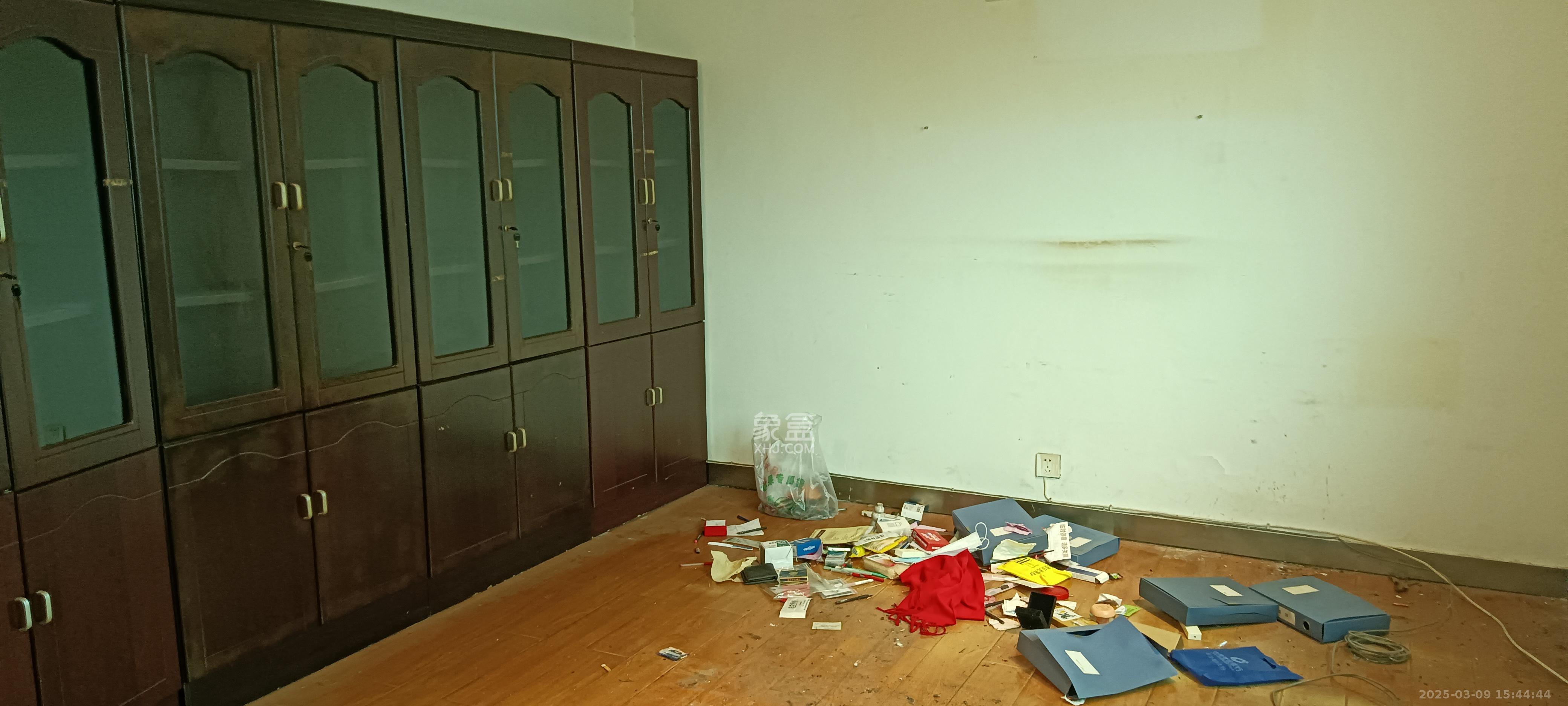 标志大厦  1室0厅0卫    3100.0元/月室内图