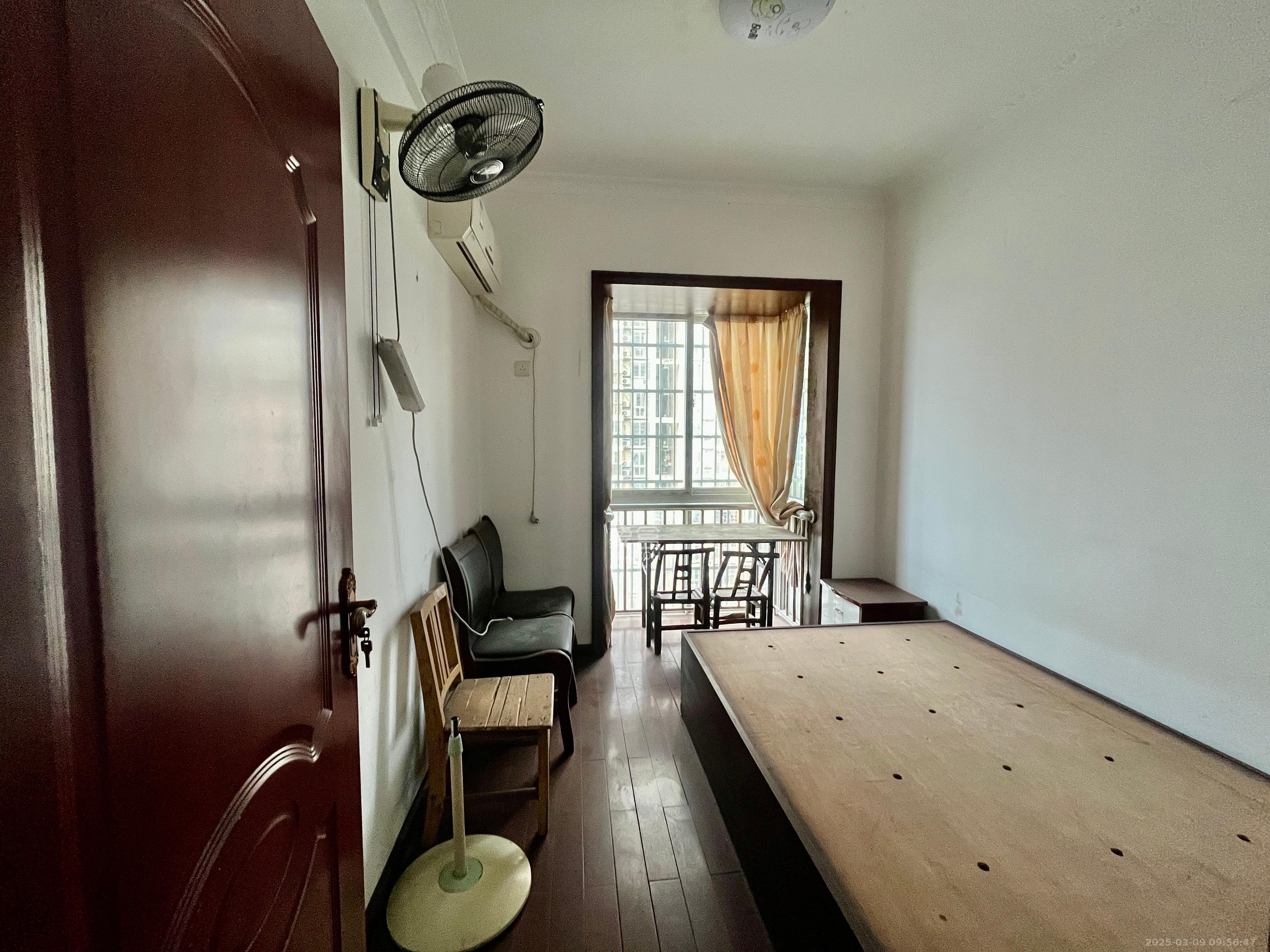 圣力华苑 3室2厅2卫 1300.0元/月 圣力华苑 3室2厅2卫 1300.0元/月室内图