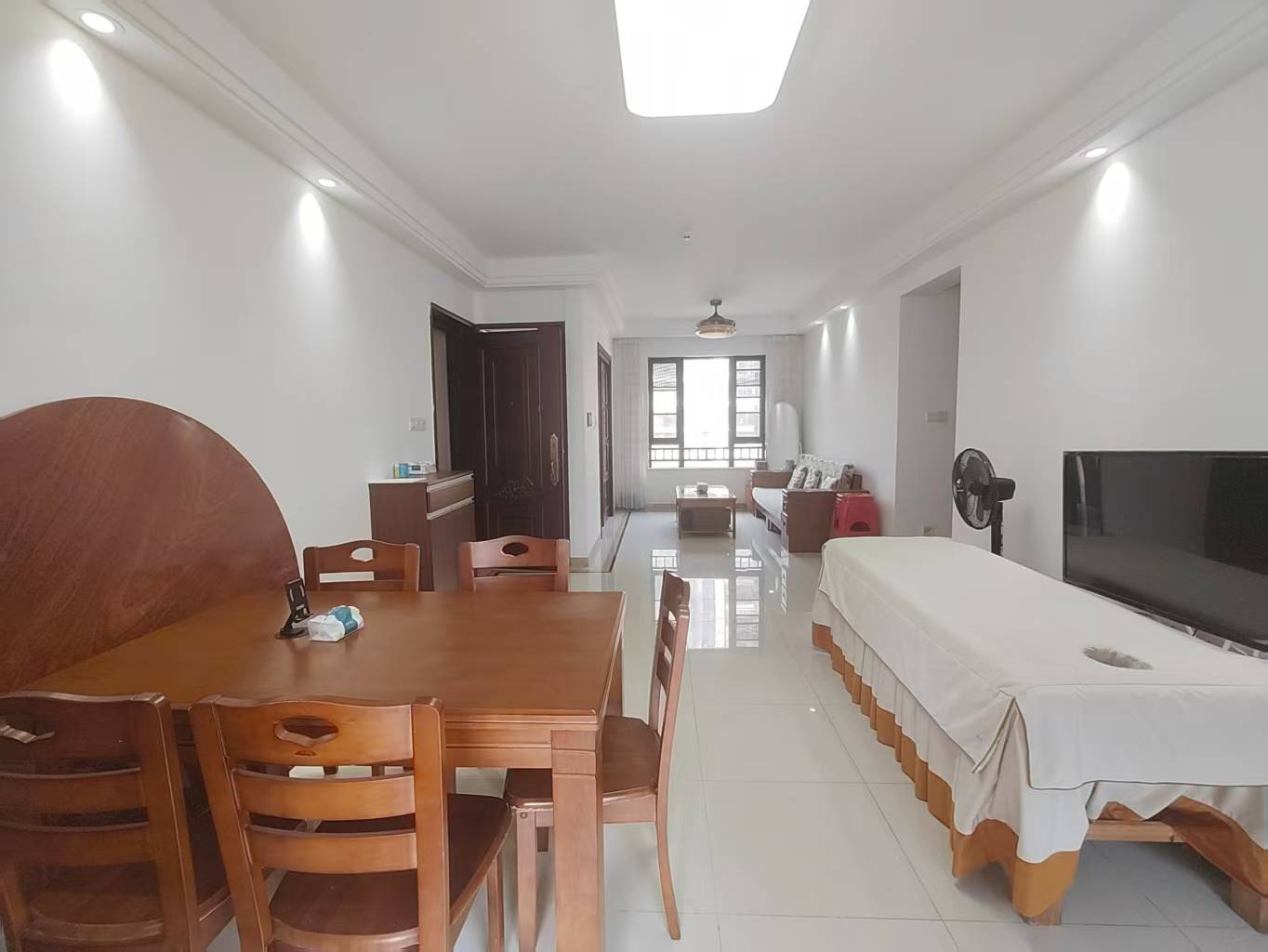 中海锦城 3室2厅2卫 220.0万 中海锦城 3室2厅2卫 220.0万室内图