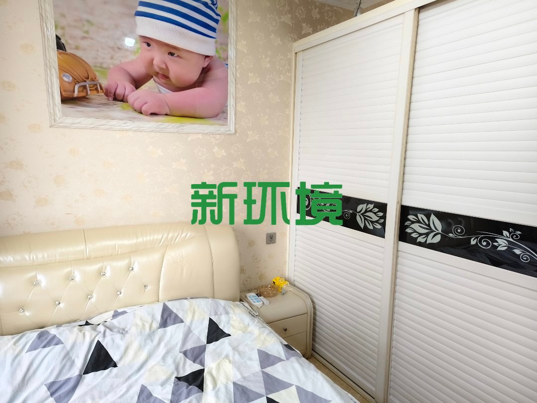 东岳新外滩  2室2厅1卫   62.80万客厅