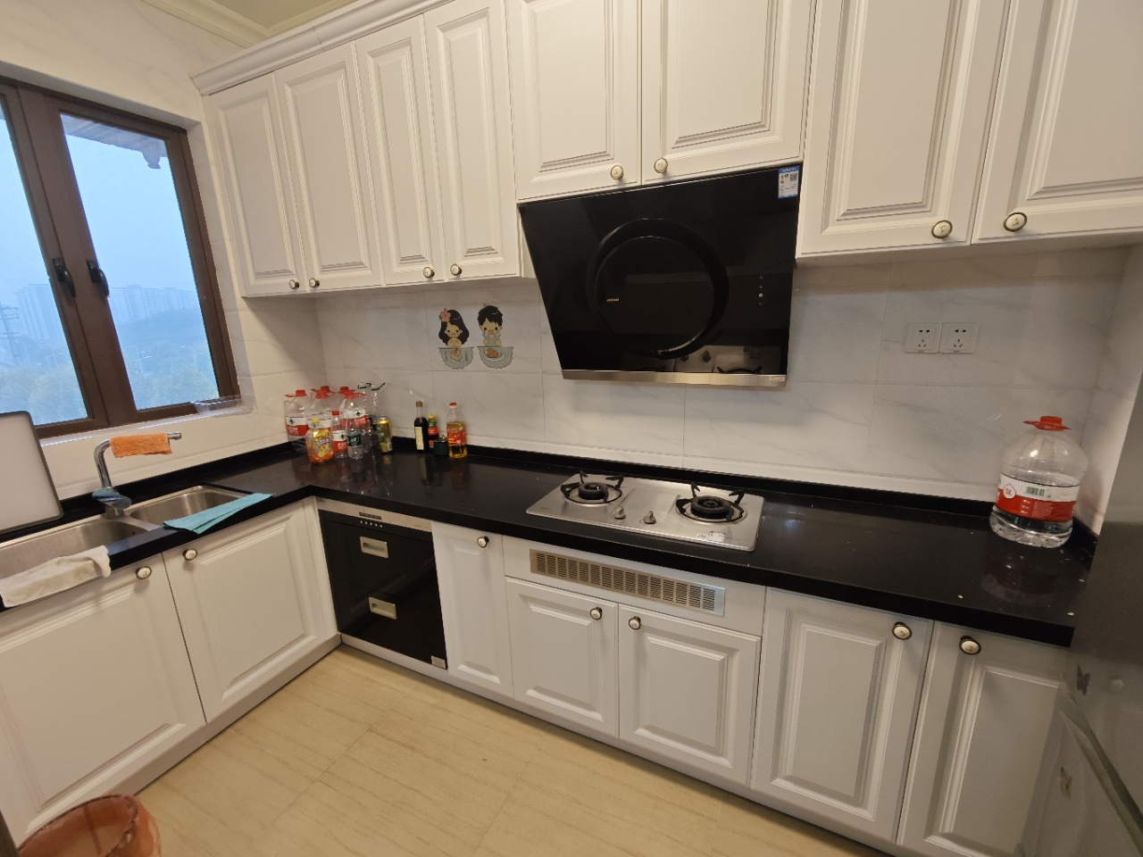 碧桂园豪园  4室2厅2卫    2000.0元/月室内图