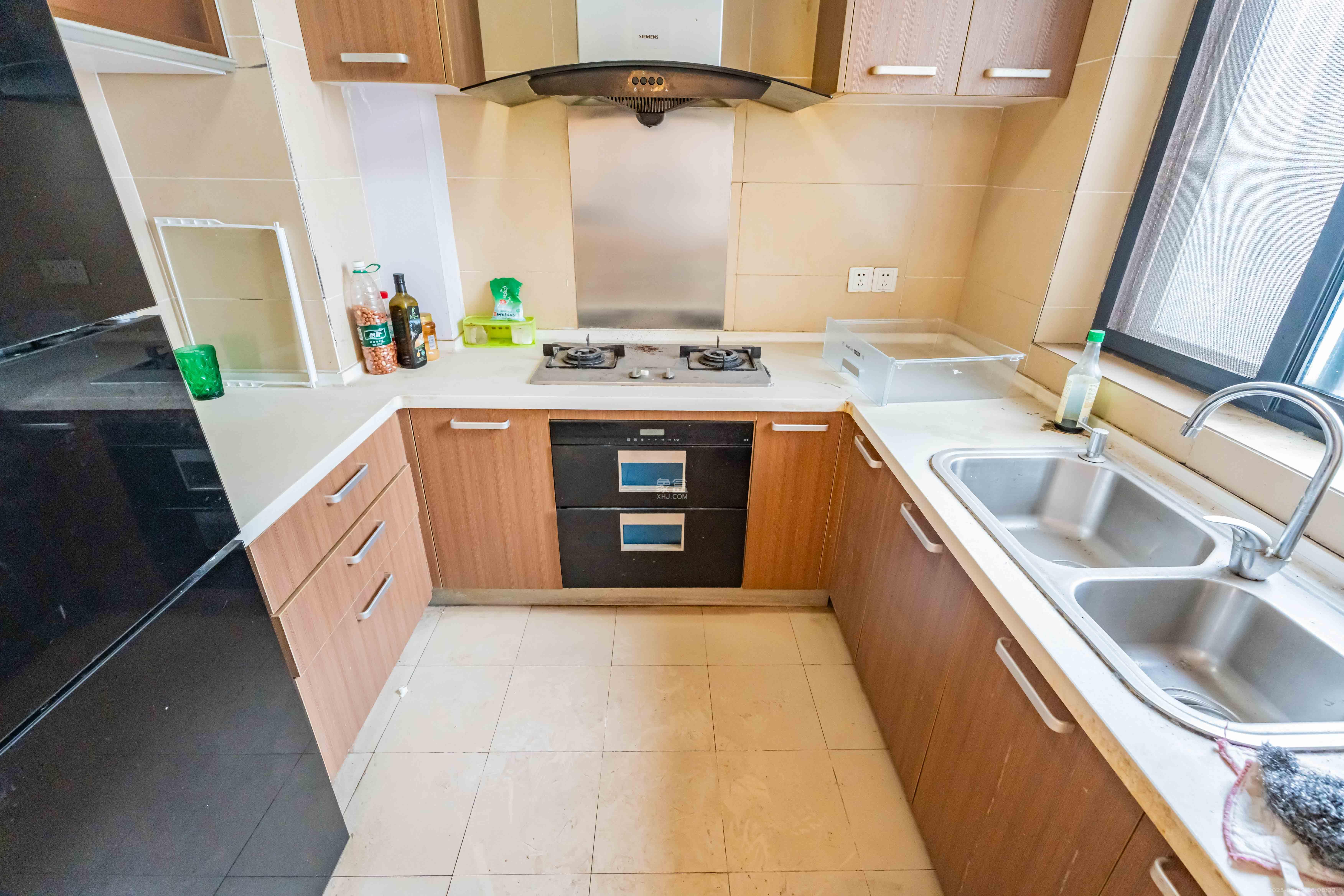 悦湖山 4室2厅2卫 2000.0元/月 悦湖山 4室2厅2卫 2000.0元/月室内图