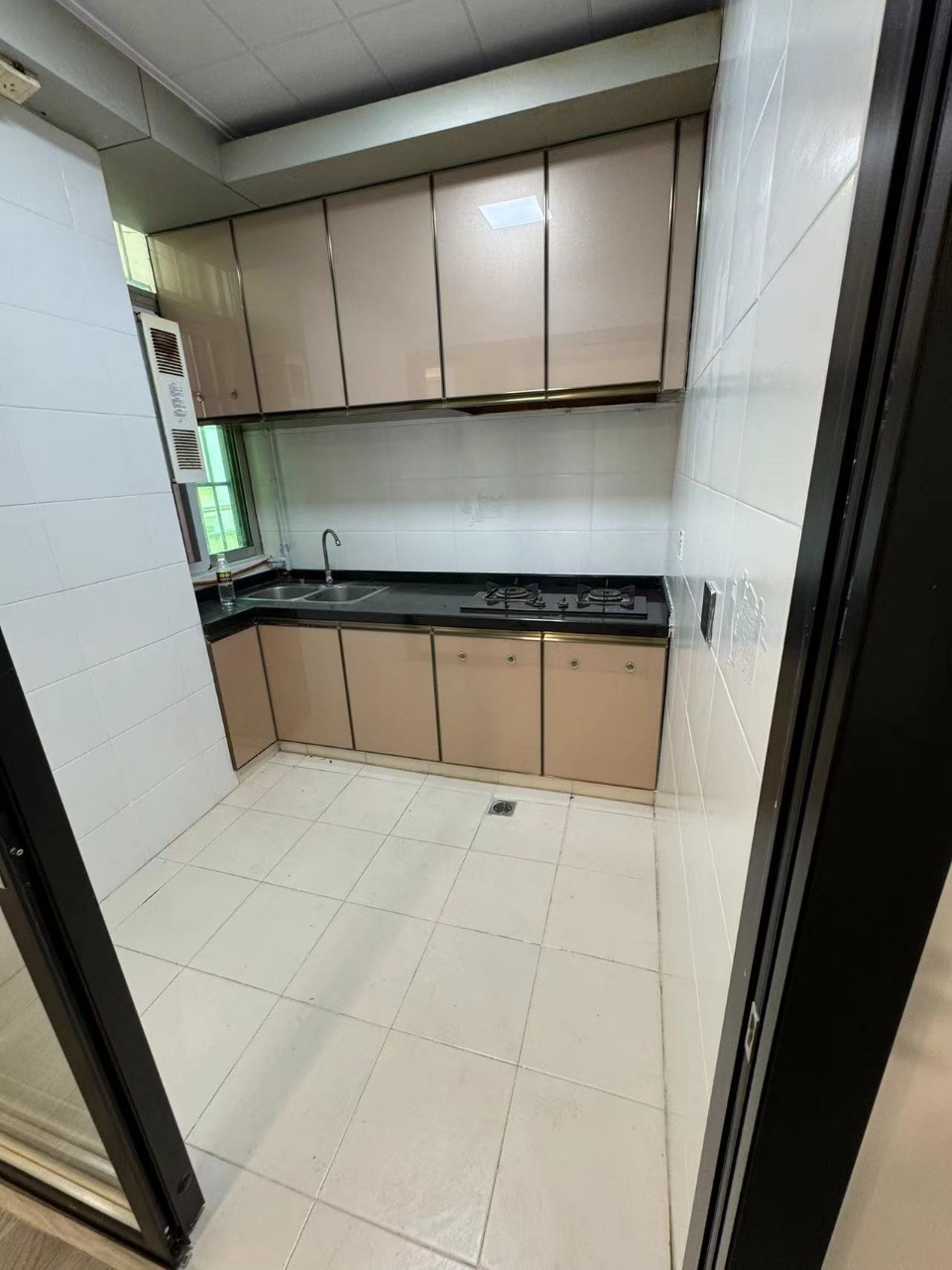 恒利大厦 1室0厅0卫 125.0万 恒利大厦 1室0厅0卫 125.0万室内图