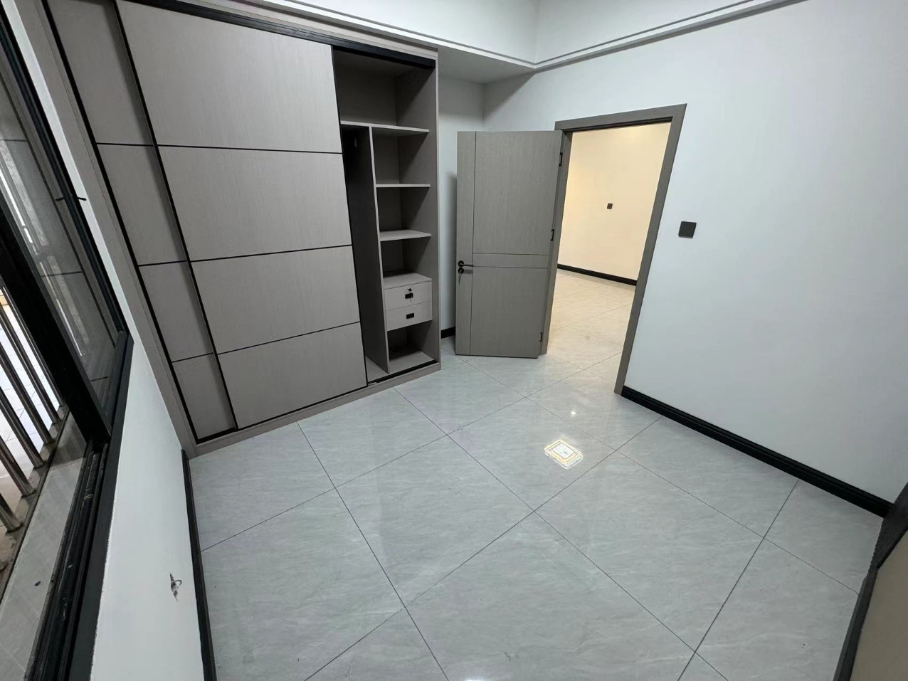 恒利大厦 1室0厅0卫 62.0万 恒利大厦 1室0厅0卫 62.0万室内图