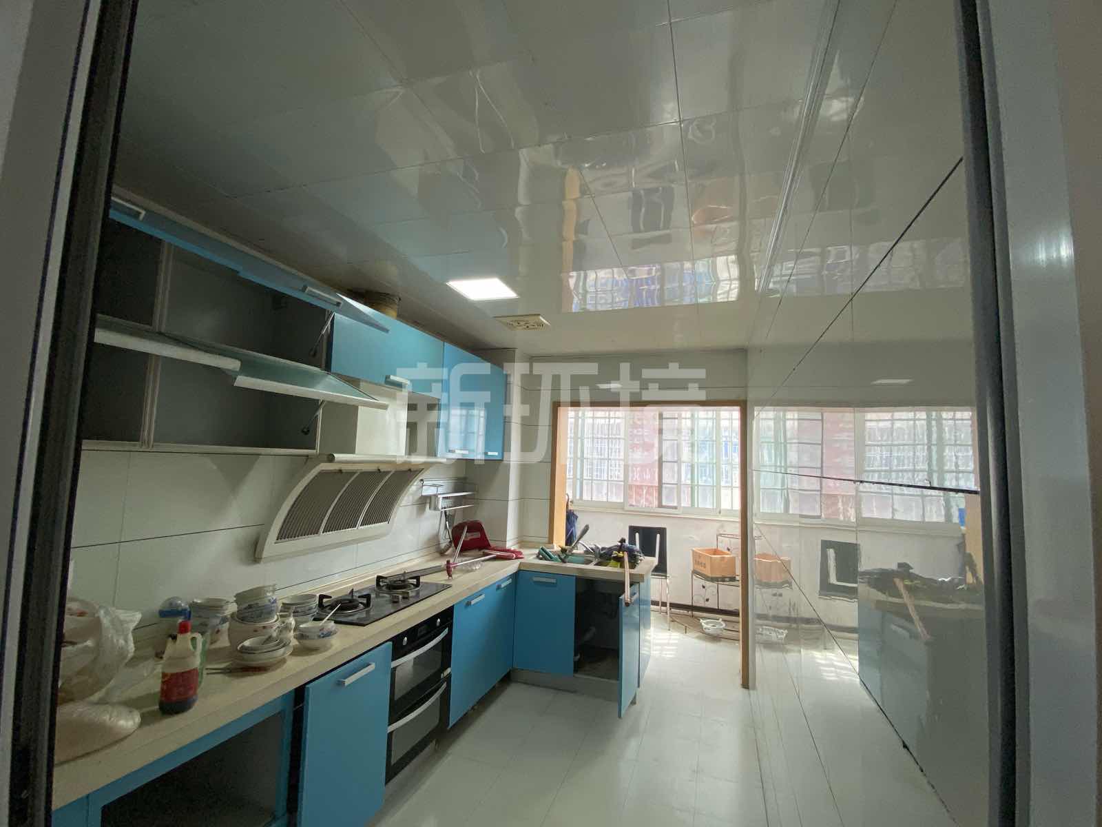 五金建材市场二期 3室2厅2卫 76.0万 五金建材市场二期 3室2厅2卫 76.0万客厅