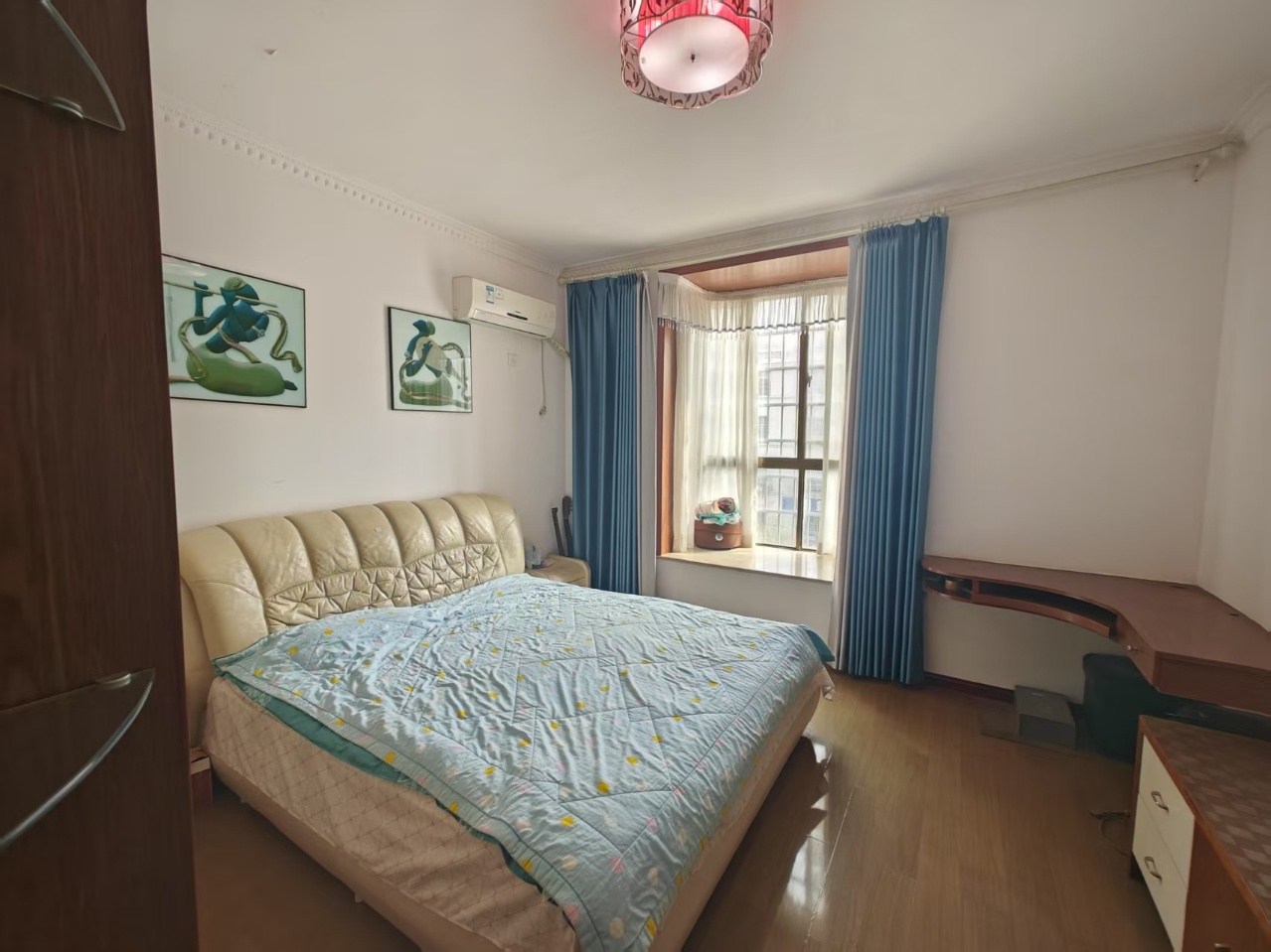 三元大市场 3室2厅2卫 50.0万 三元大市场 3室2厅2卫 50.0万客厅