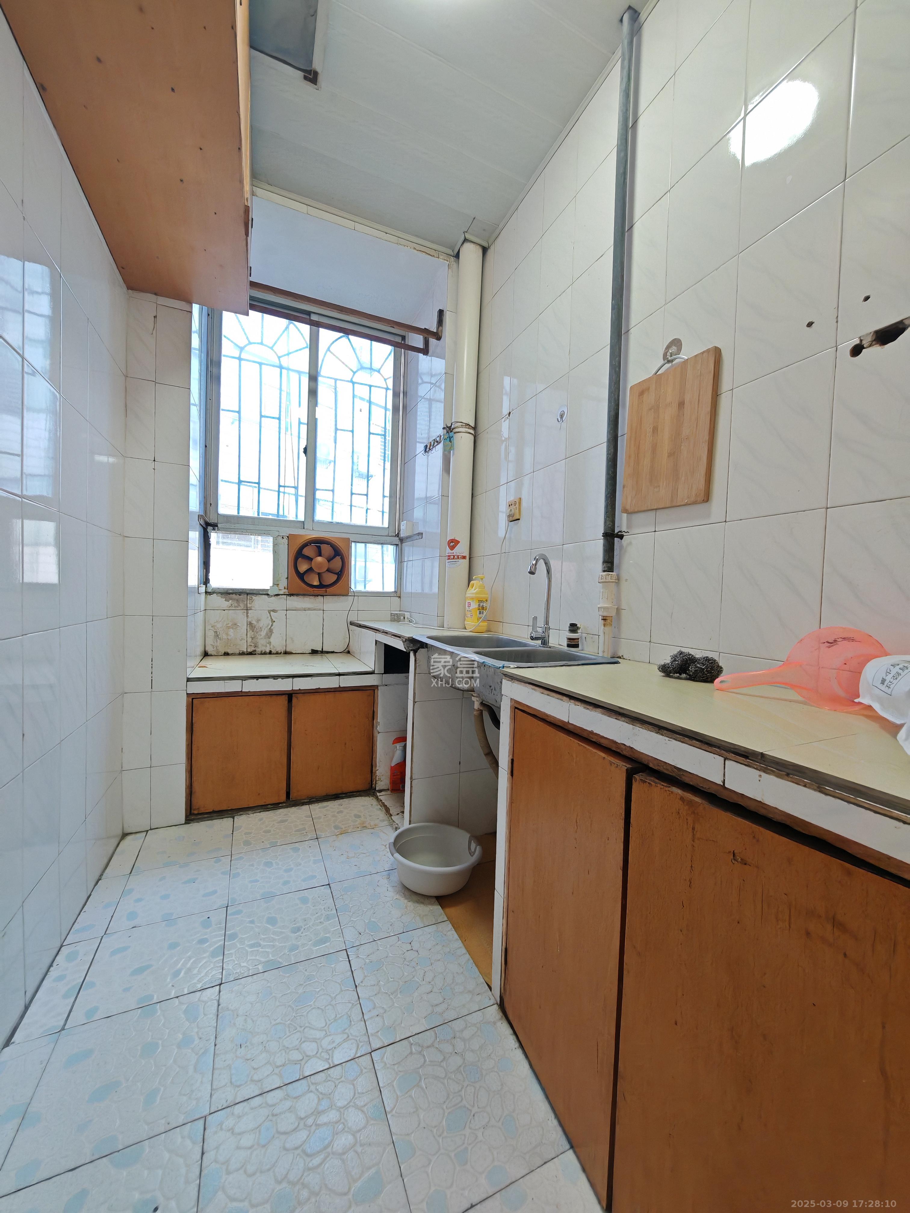 窑塘新村 1室1厅1卫 950.0元/月 窑塘新村 1室1厅1卫 950.0元/月室内图