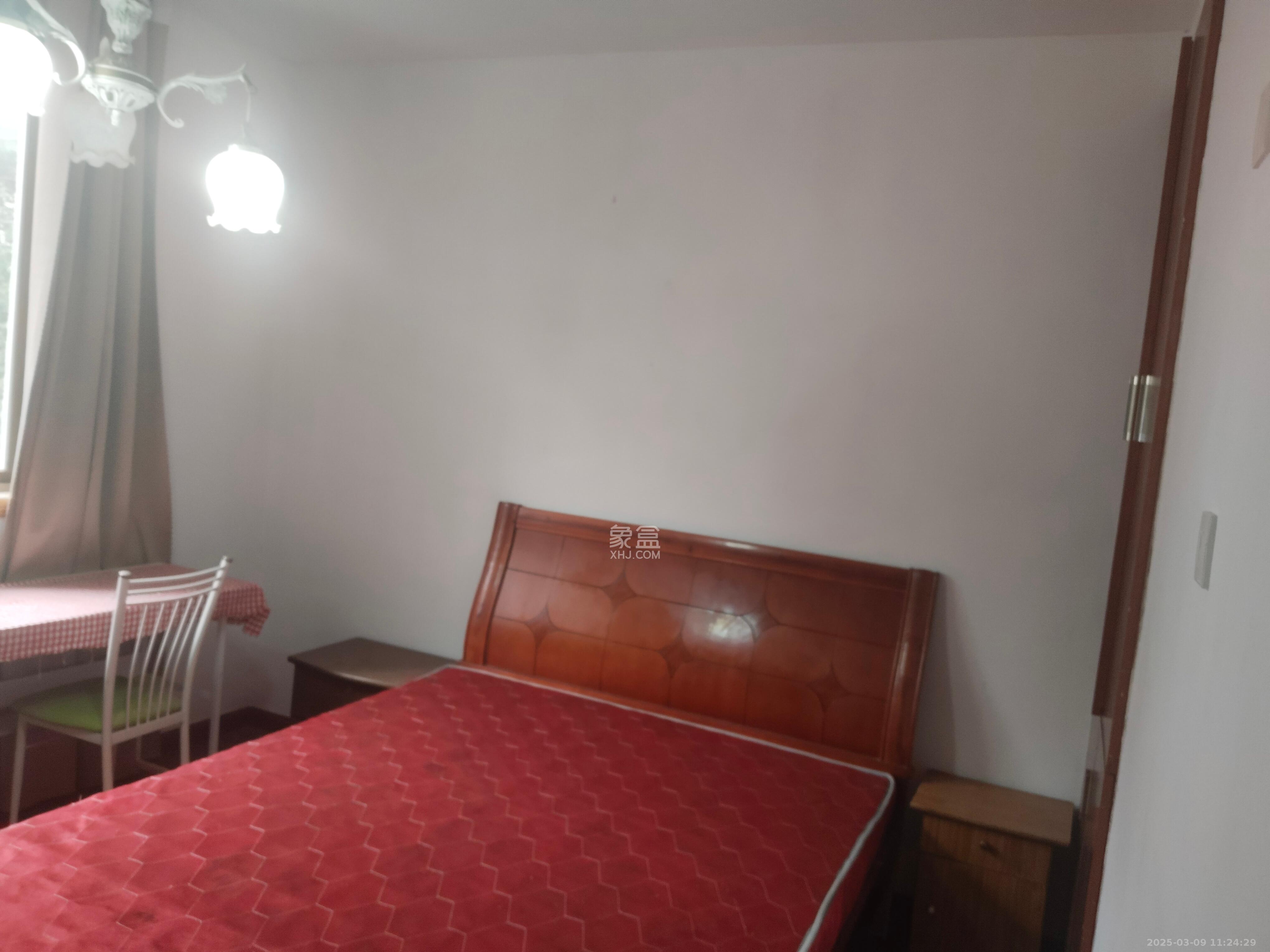 中南石油局宿舍 3室1厅1卫 2300.0元/月 中南石油局宿舍 3室1厅1卫 2300.0元/月室内图