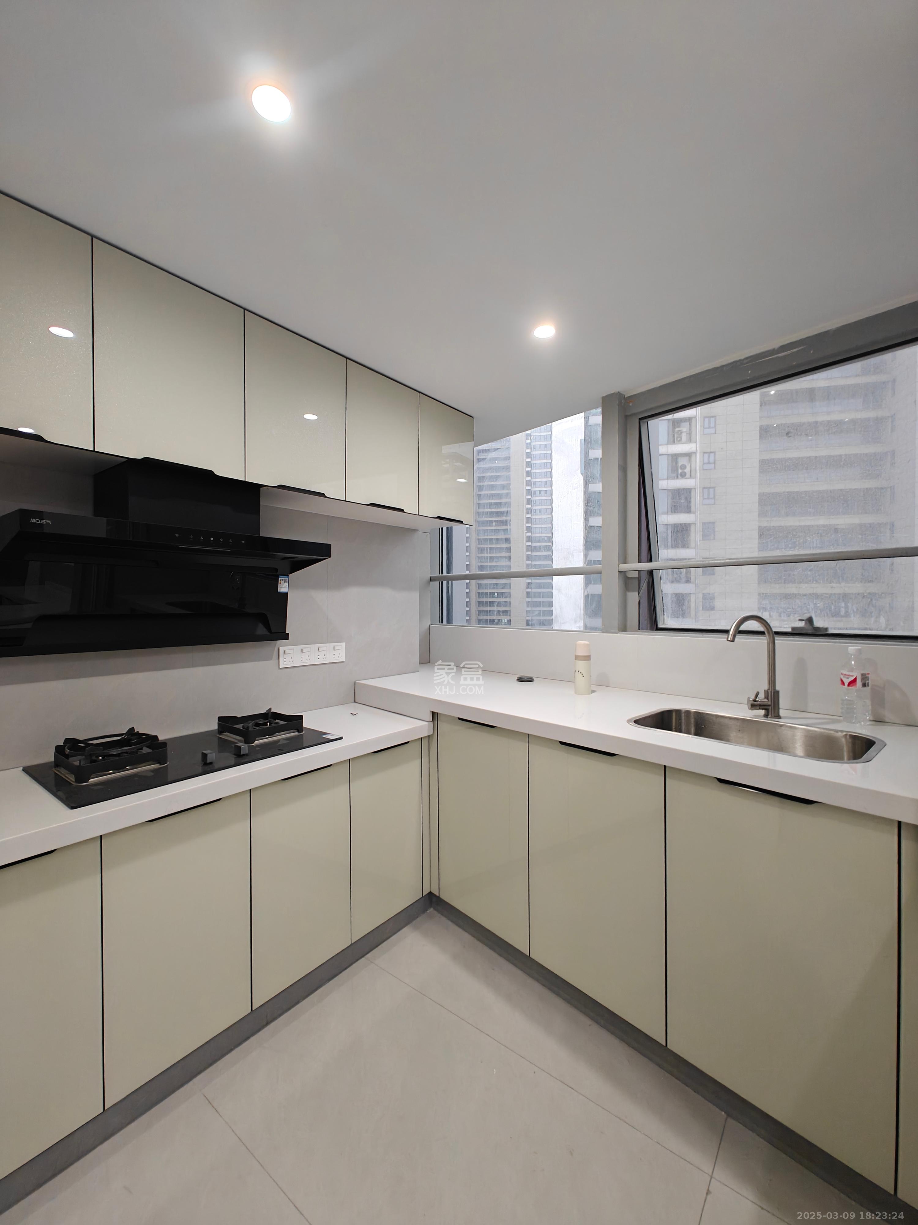 复地滨江金融中心 2室2厅1卫 4000.0元/月 复地滨江金融中心 2室2厅1卫 4000.0元/月室内图